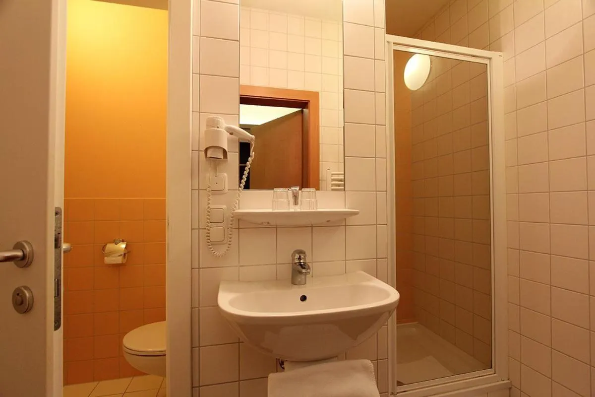 Bathroom in Vital Hotel Krainz mit Nebenhaus Familien Oase