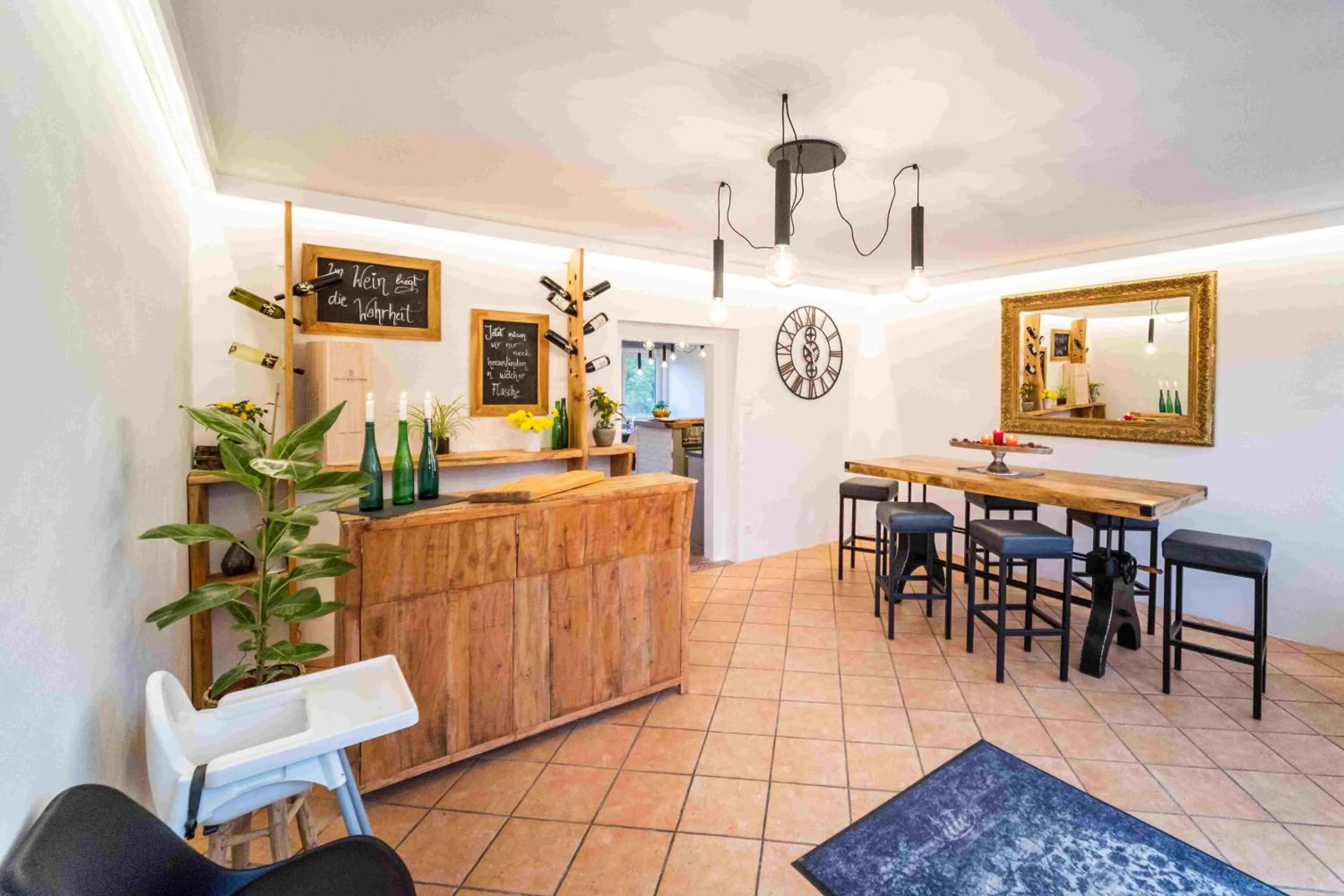 Restaurant/places to eat in Hotel Fuchs & Hase SELF CHECK IN