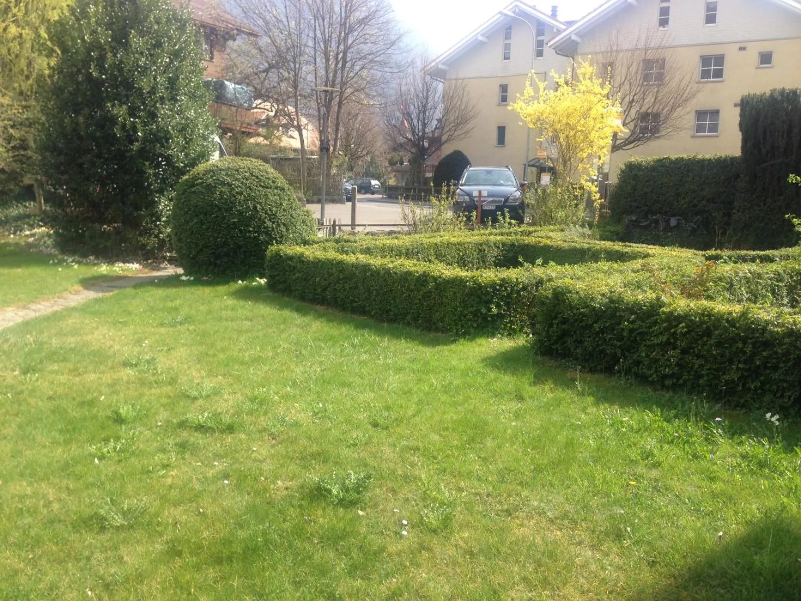 Garden view in Townhouse II Sleeps 12 guests Central