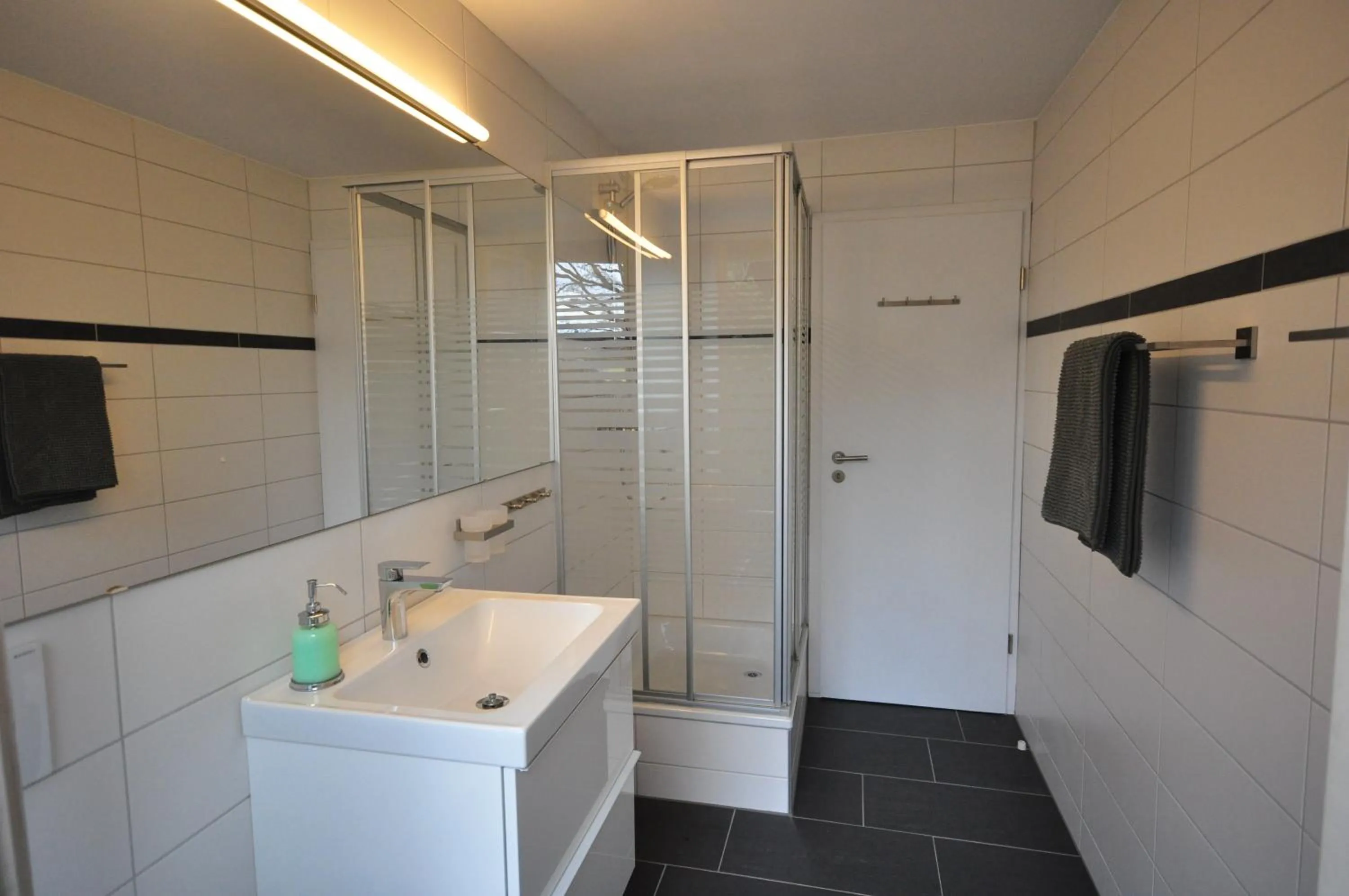 Bathroom in Townhouse II Sleeps 12 guests Central