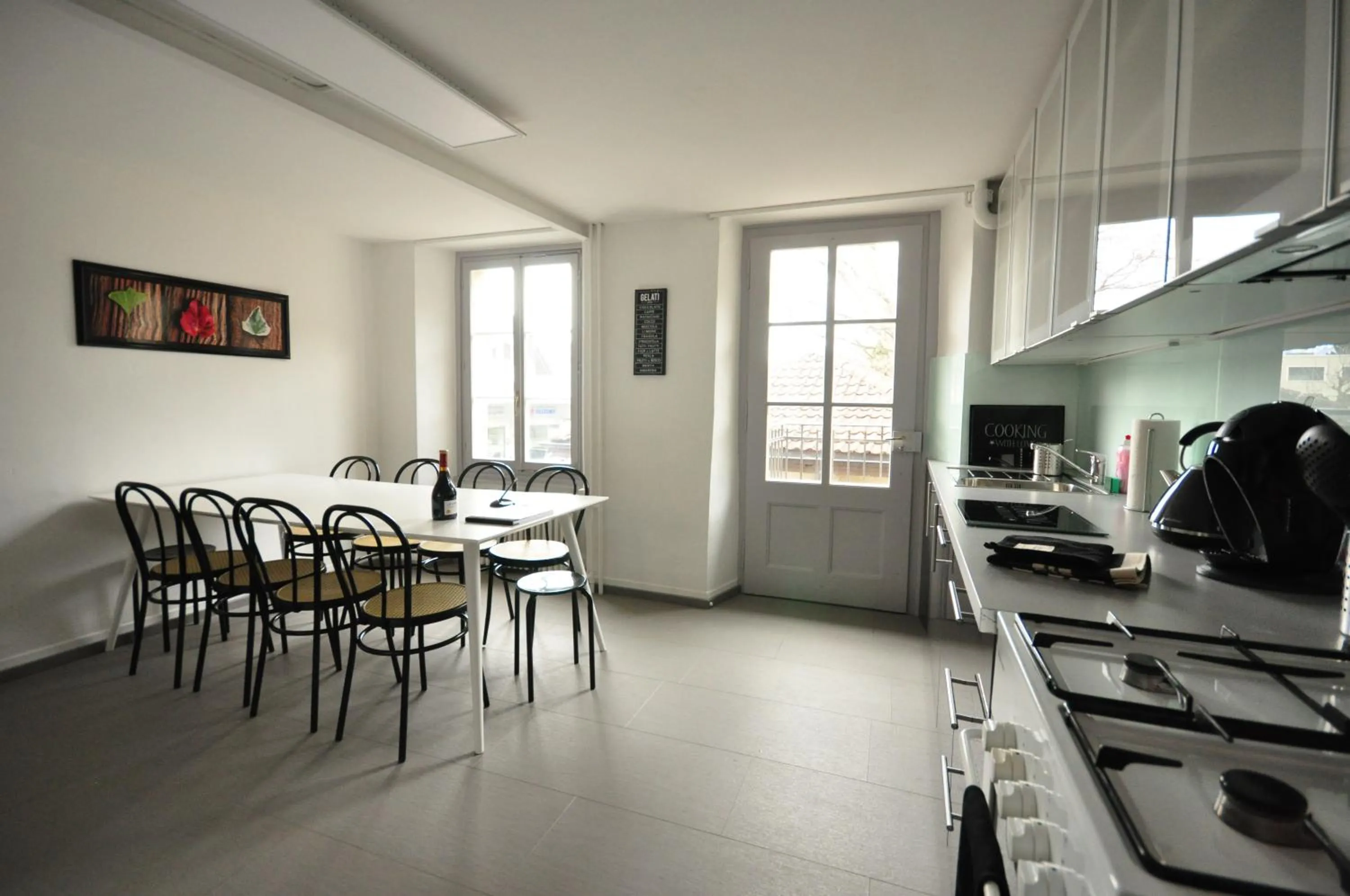 Dining area in Townhouse II Sleeps 12 guests Central