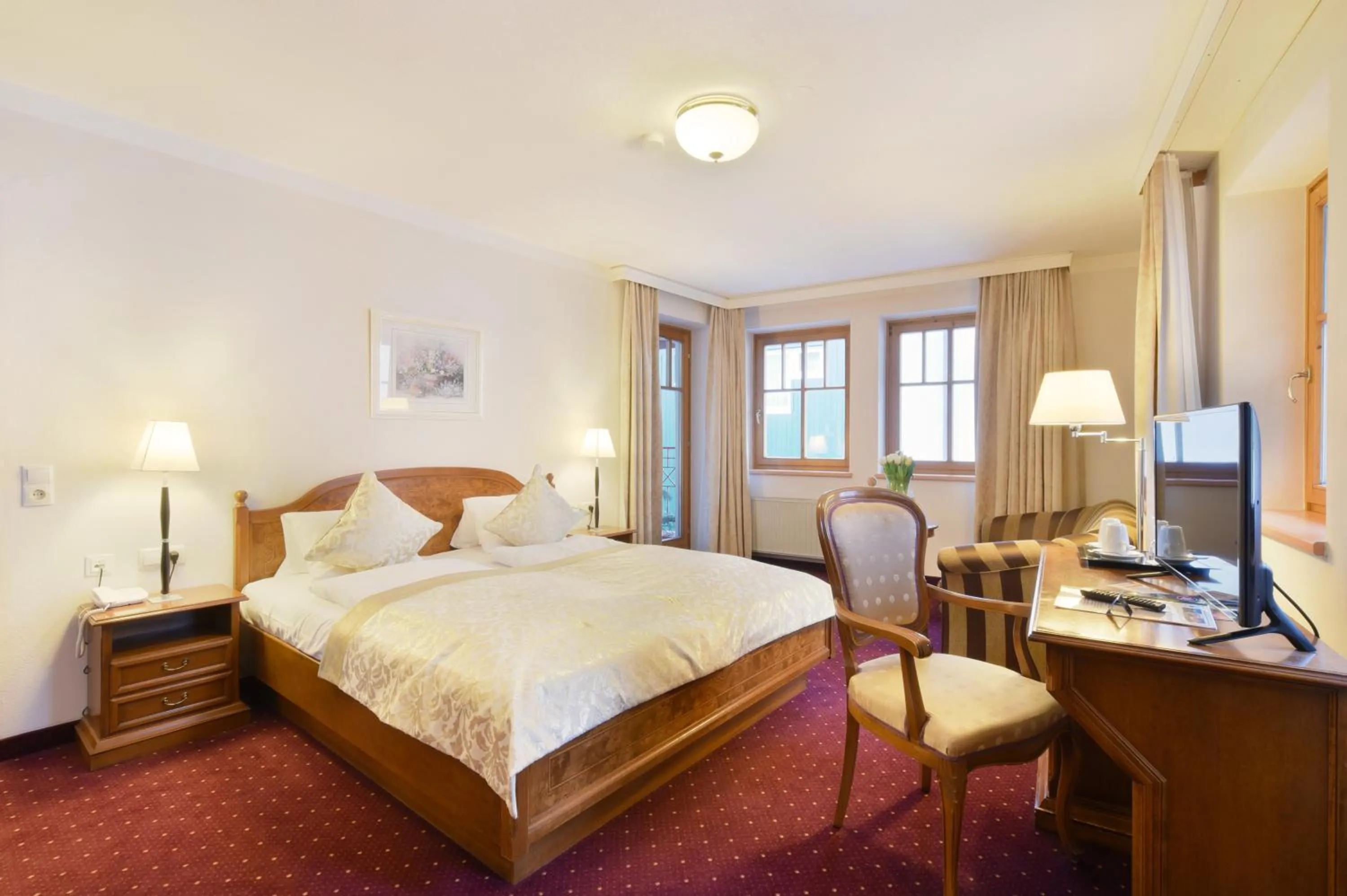 Bed in Cella Central Historic Boutique Hotel