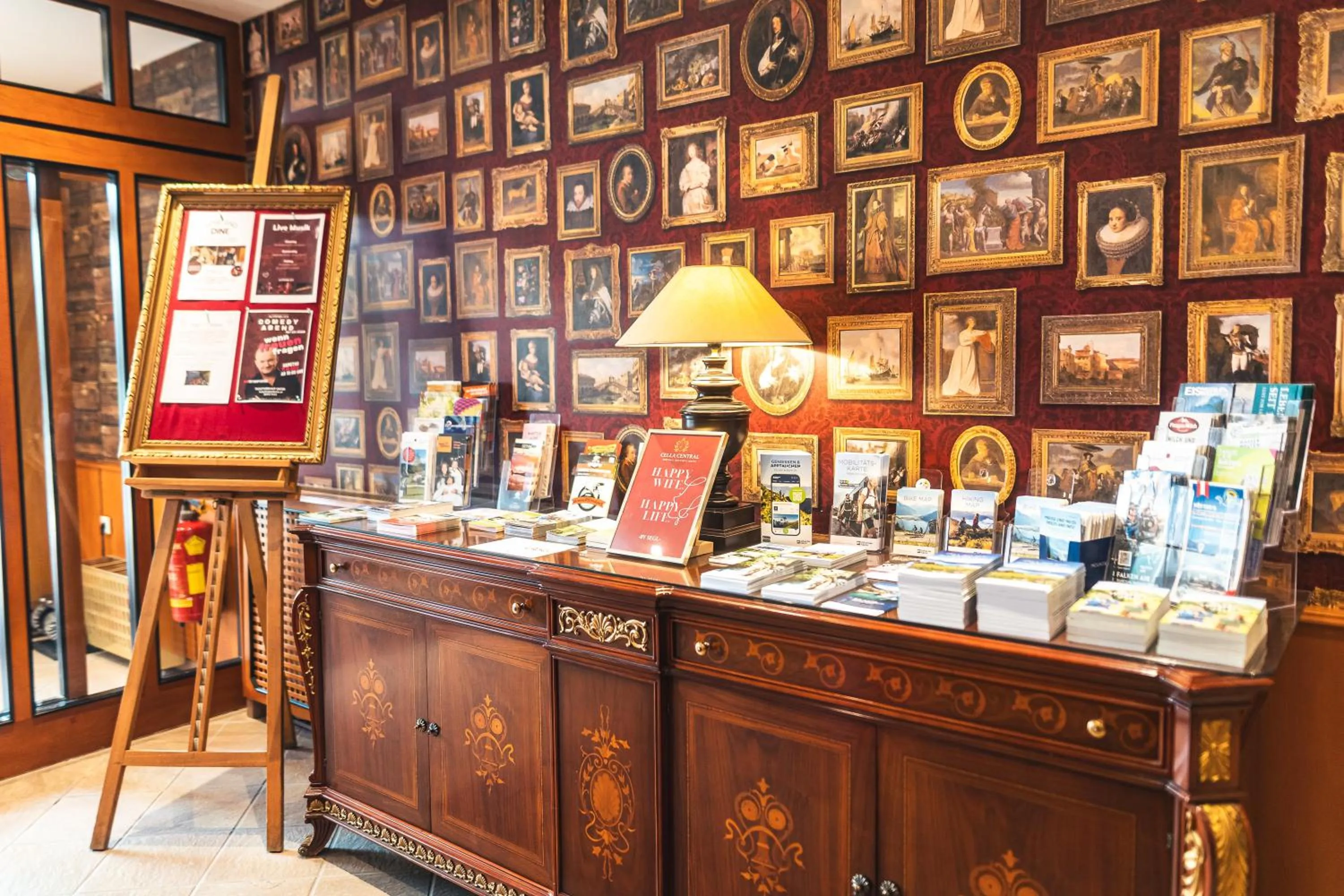 Lounge or bar in Cella Central Historic Boutique Hotel