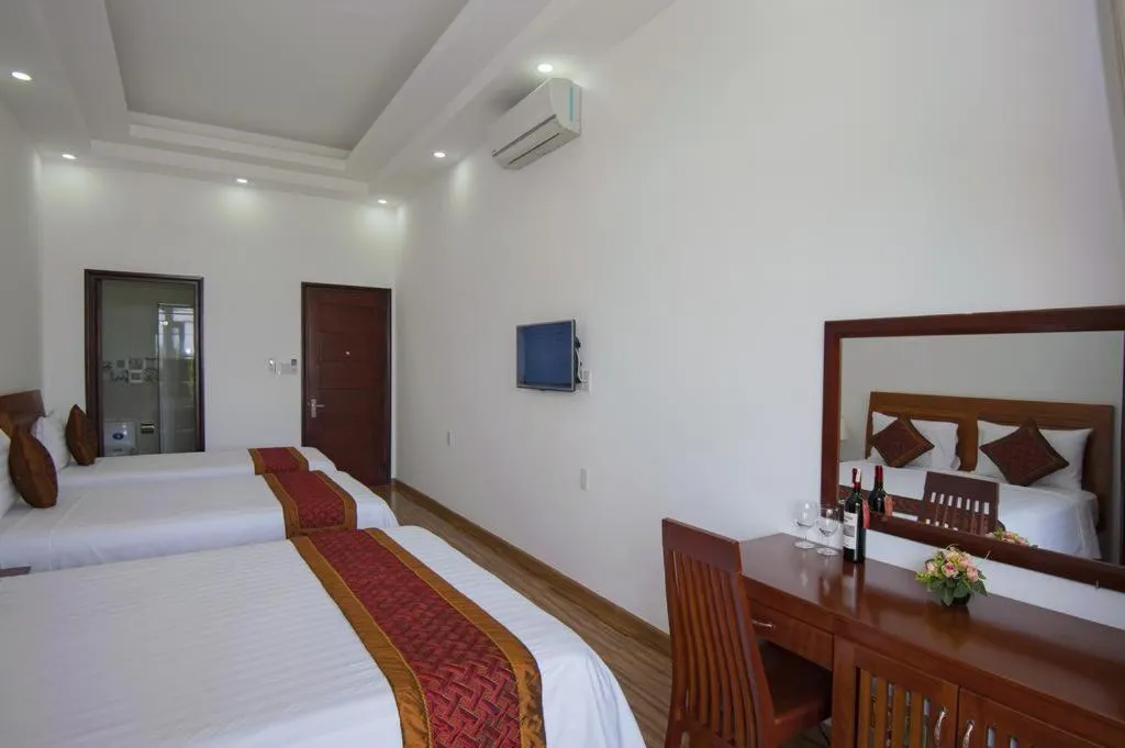 Bed in Hoi An Sun Lake Villa