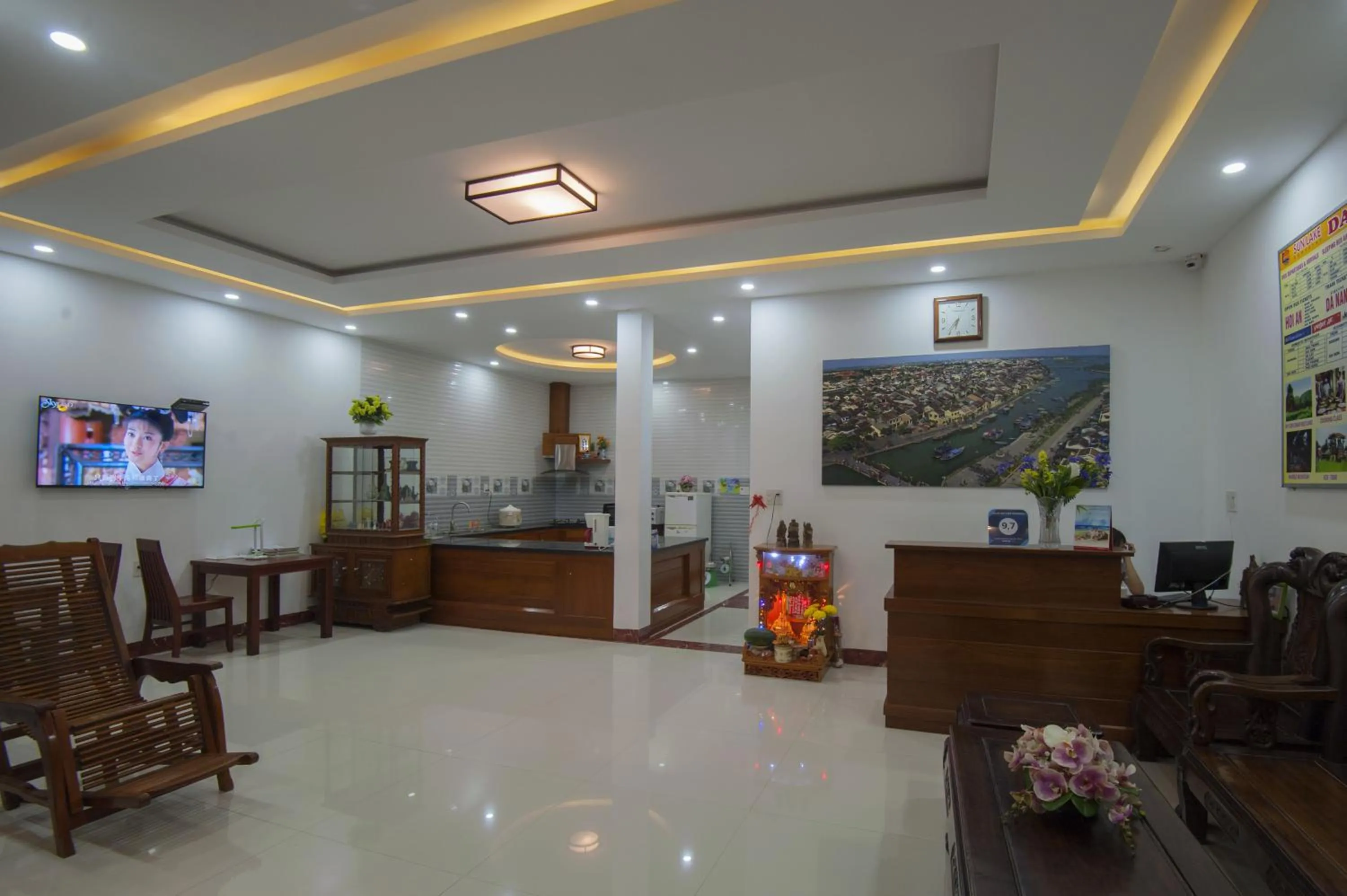 Communal lounge/ TV room in Hoi An Sun Lake Villa