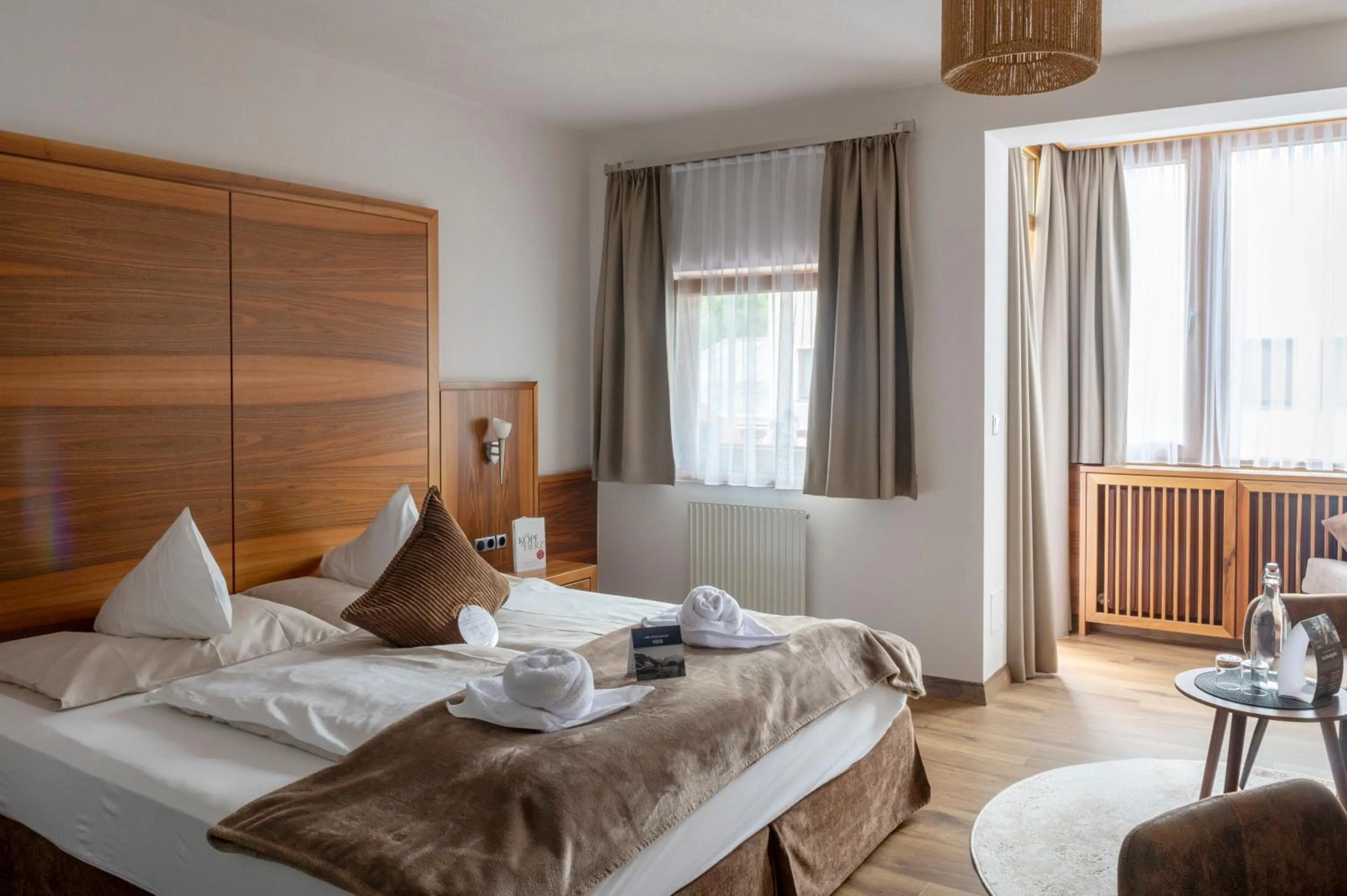 View (from property/room), Bed in DAS VIER Sport,- und Wellnesshotel