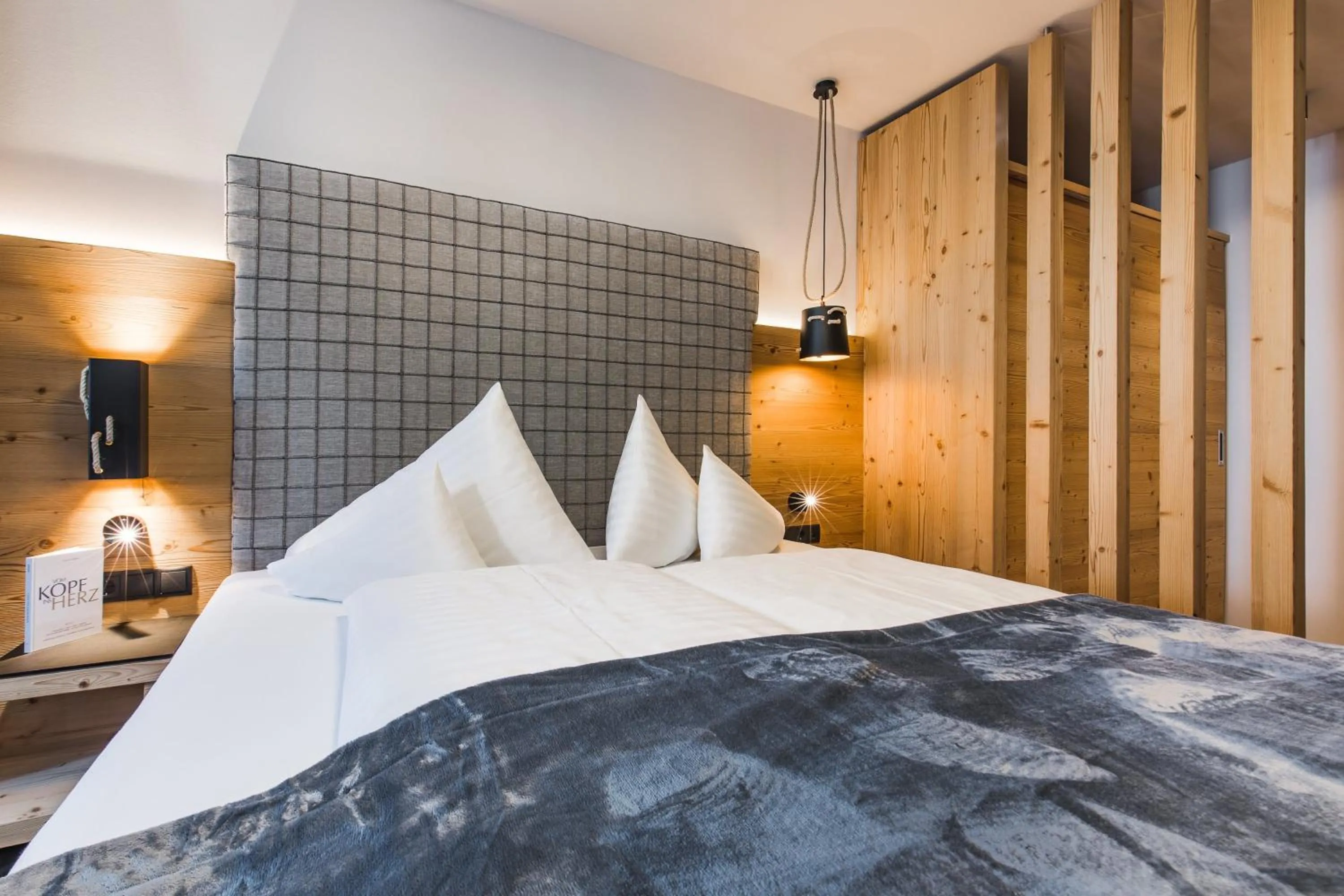 Bed in Hotel Vier Jahreszeiten