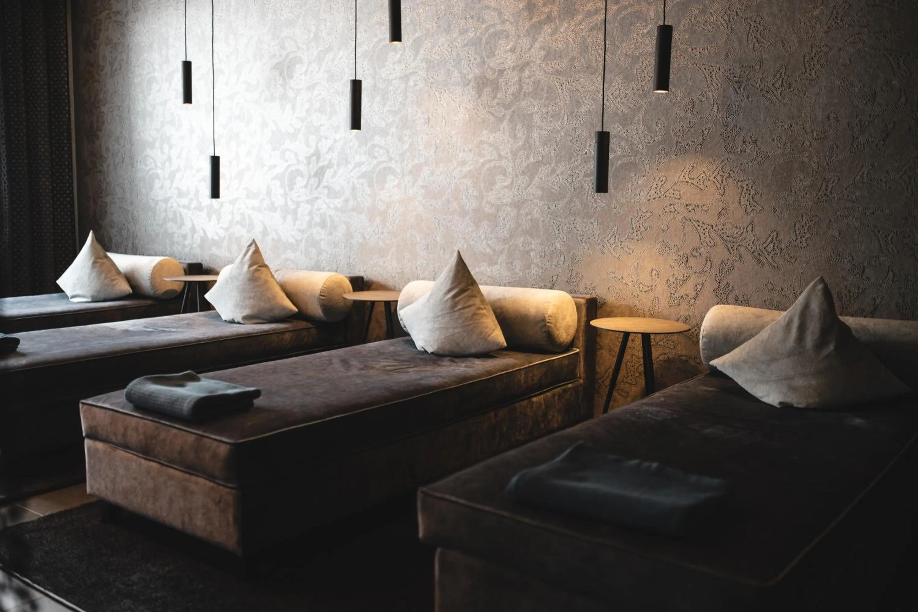 Spa and wellness centre/facilities, Bed in DAS VIER Sport,- und Wellnesshotel