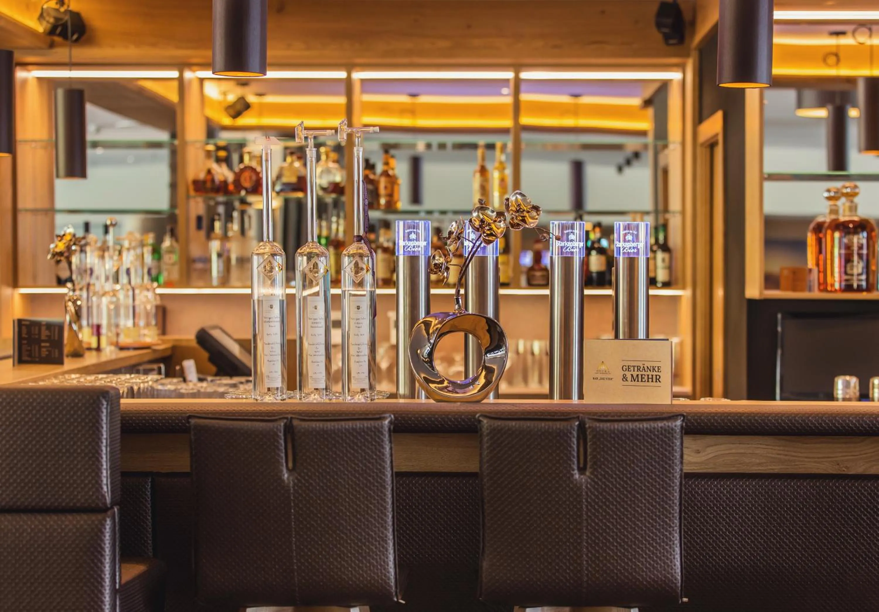 Lounge or bar in Hotel Vier Jahreszeiten