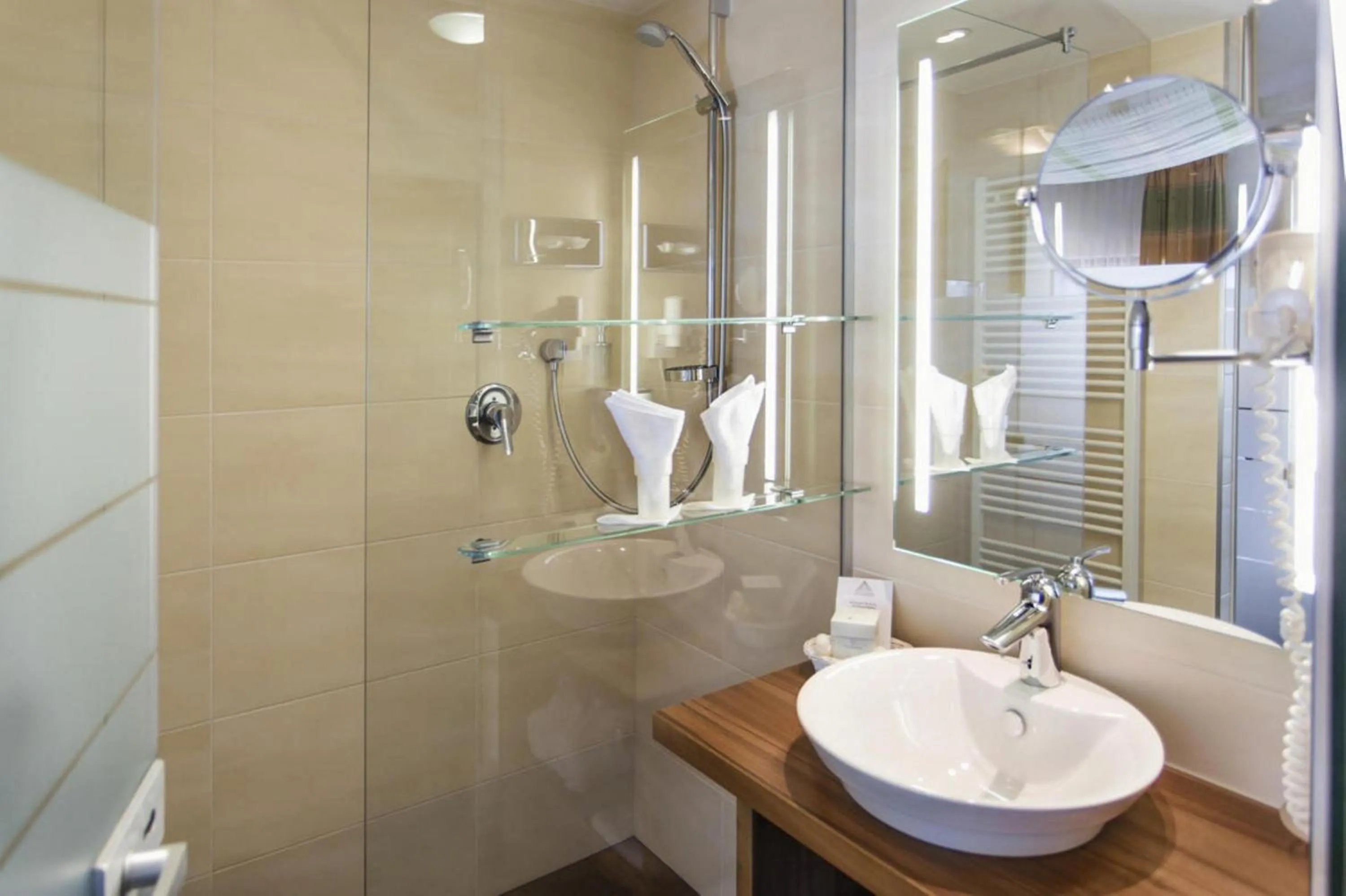 Bathroom in Hotel Vier Jahreszeiten