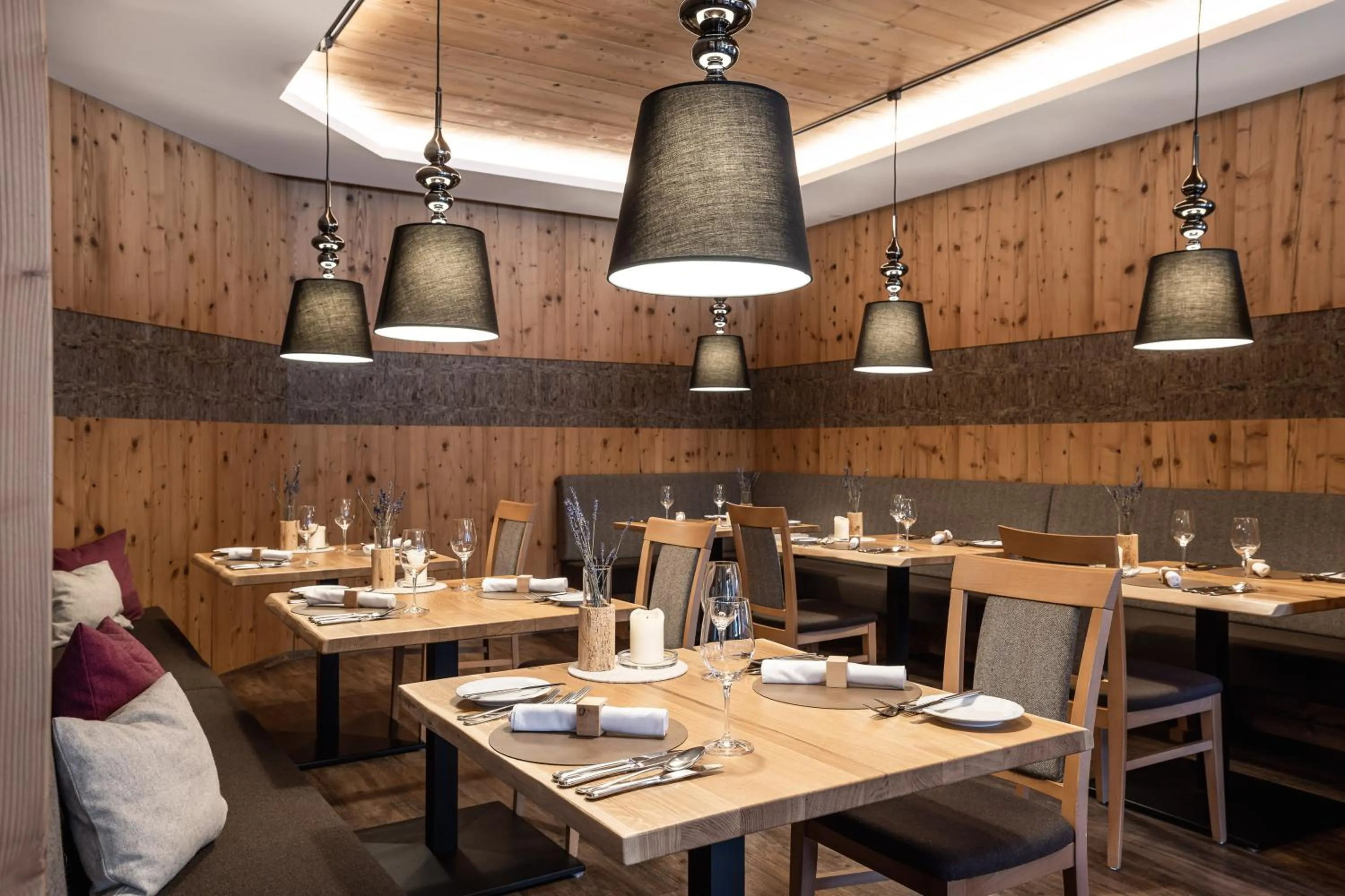 Restaurant/places to eat in SPA & Naturhotel Outside