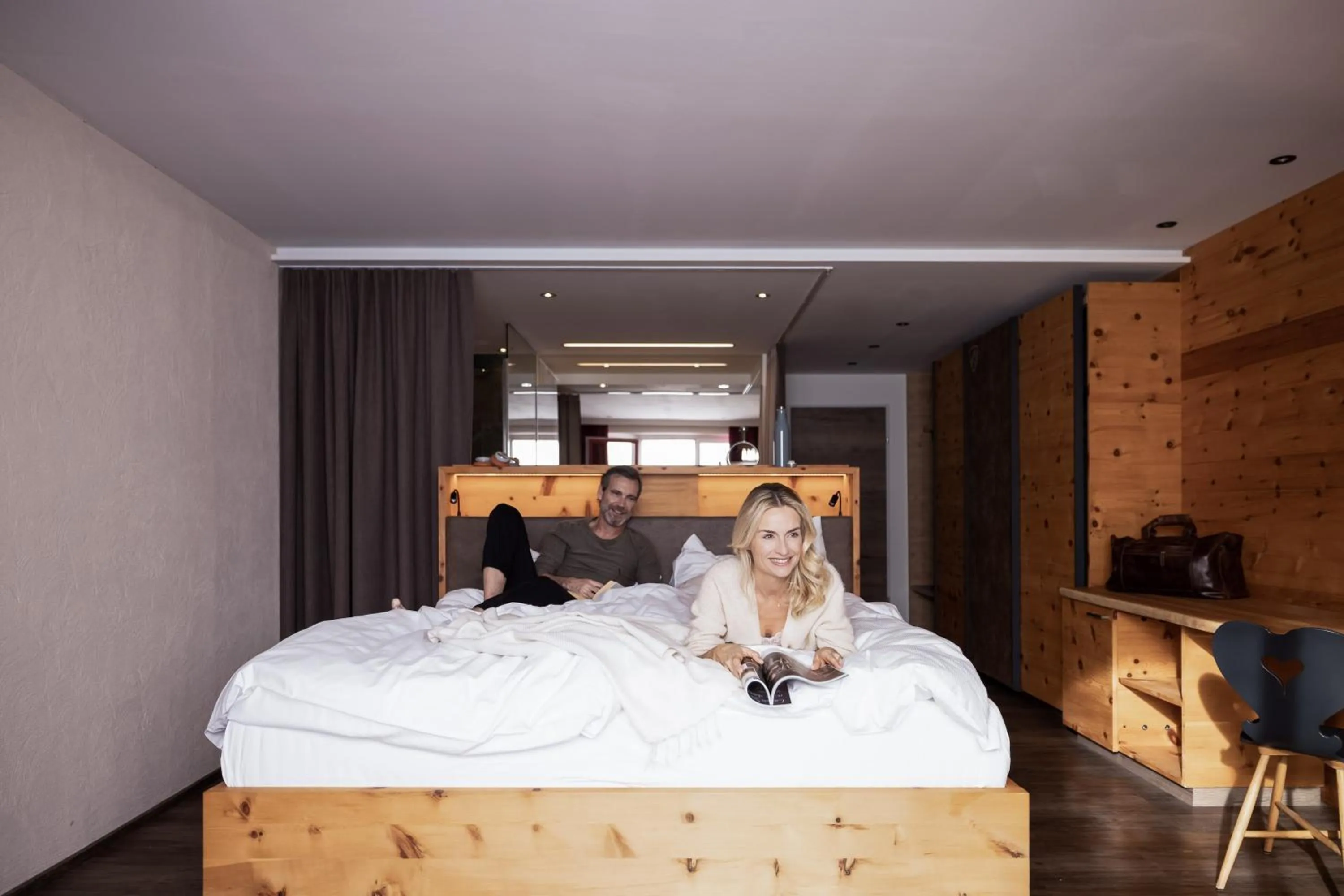 Staff, Bed in SPA & Naturhotel Outside