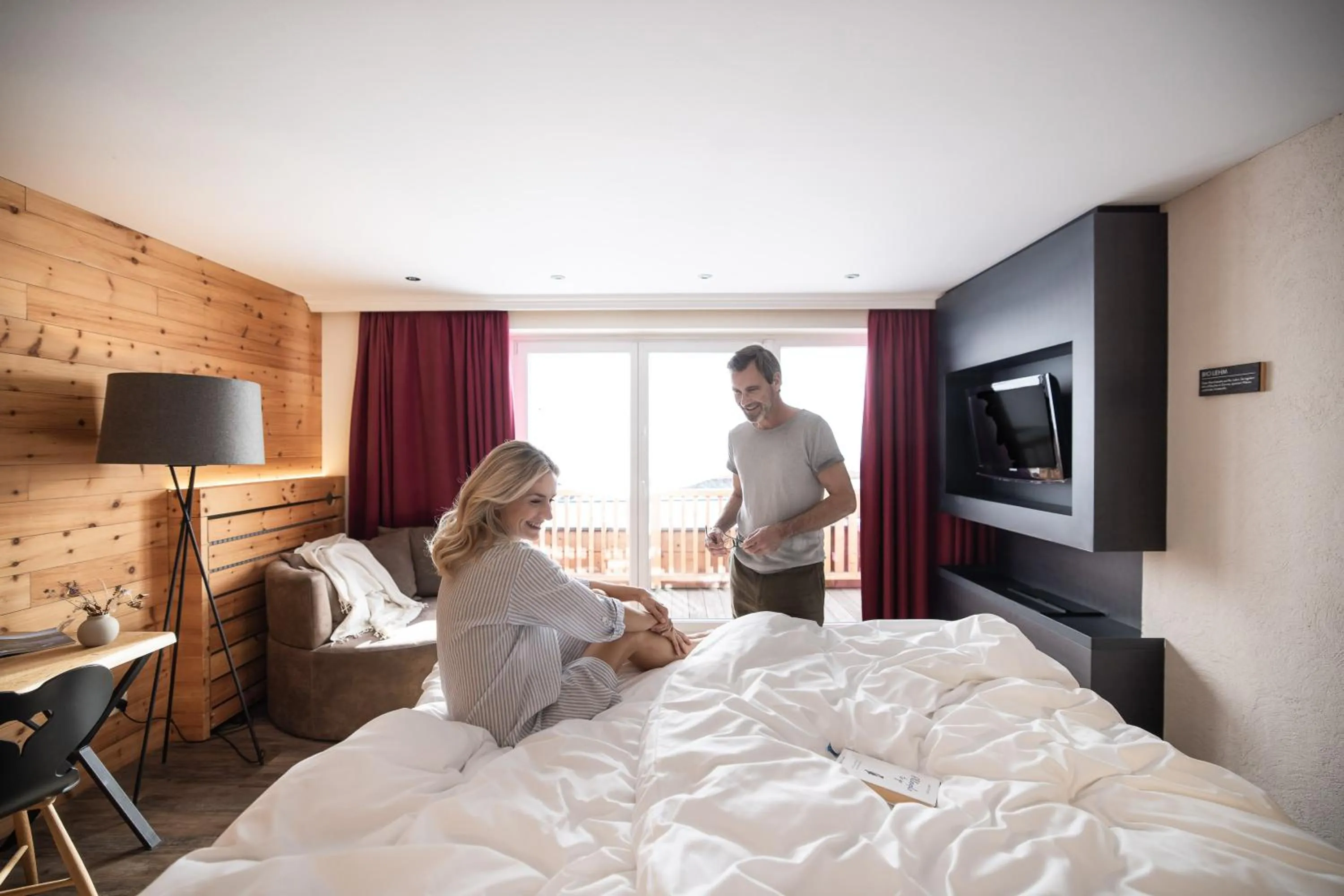 Photo of the whole room, Bed in SPA & Naturhotel Outside