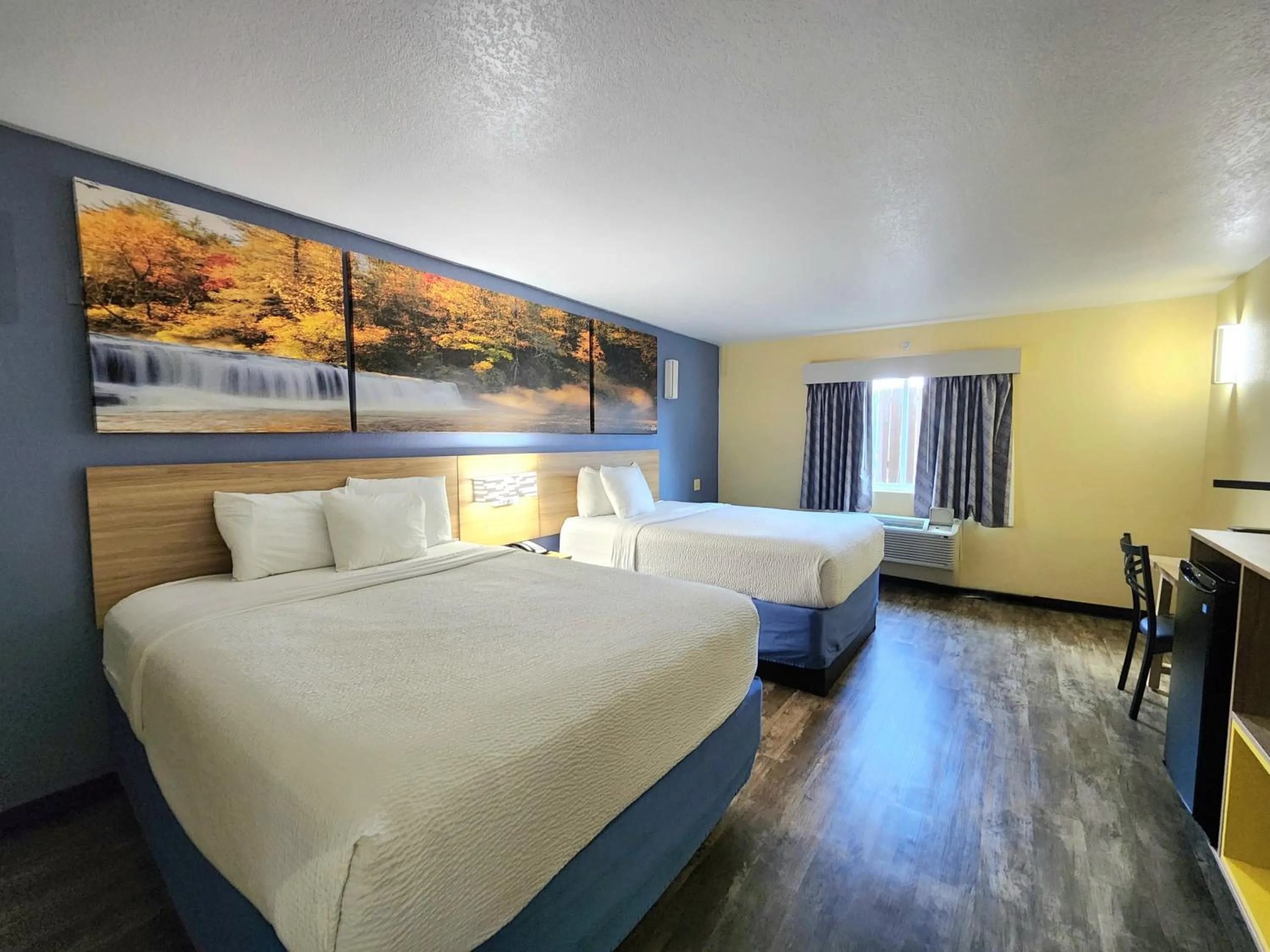 Bedroom, Bed in Days Inn by Wyndham New Orleans Pontchartrain