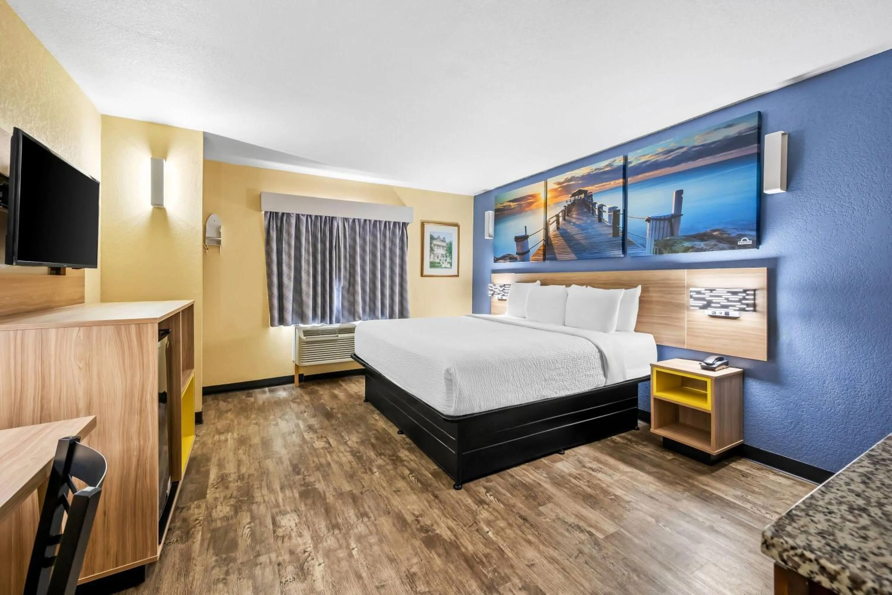 Bed in Days Inn by Wyndham New Orleans Pontchartrain