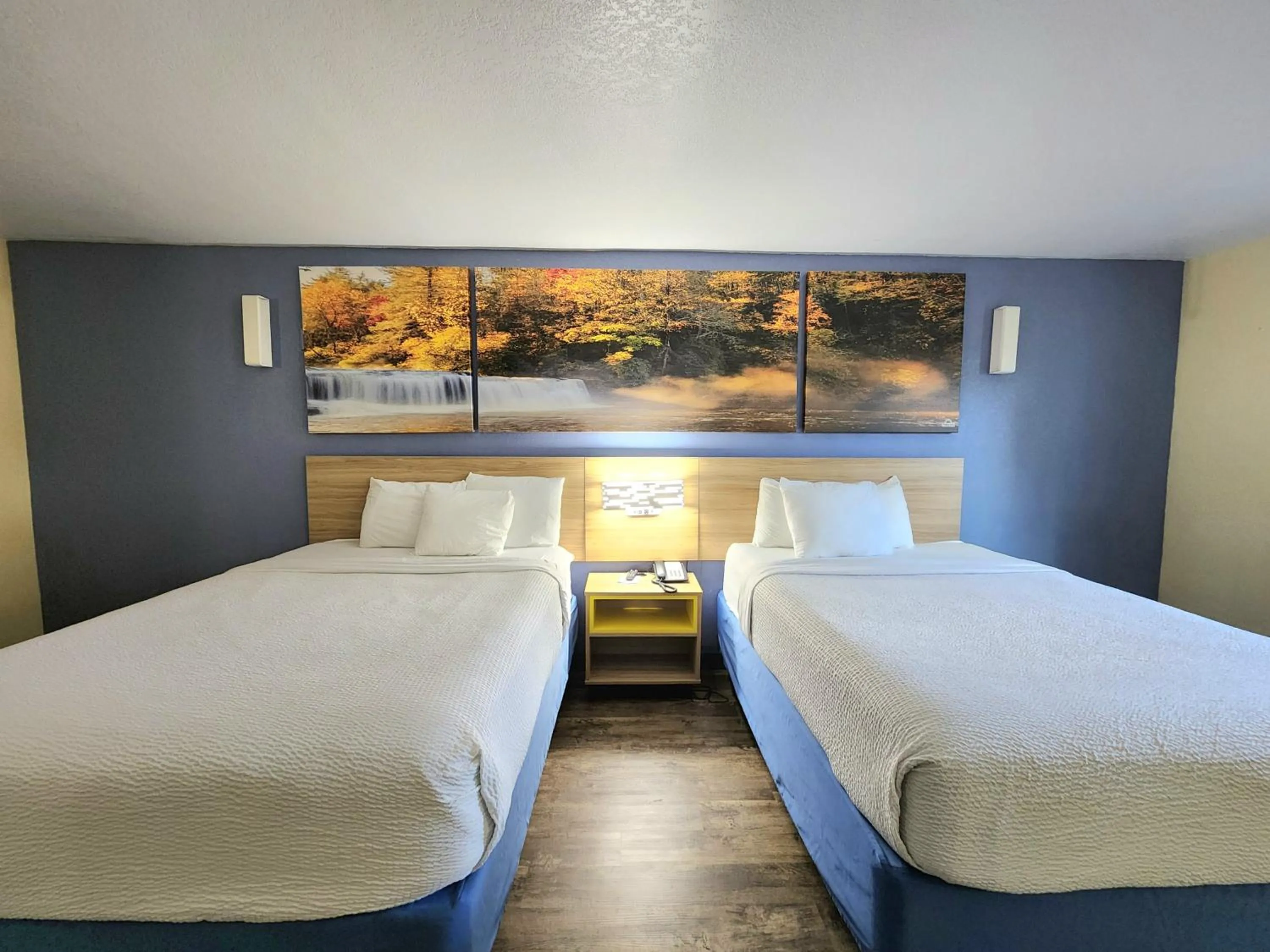 Bedroom, Bed in Days Inn by Wyndham New Orleans Pontchartrain