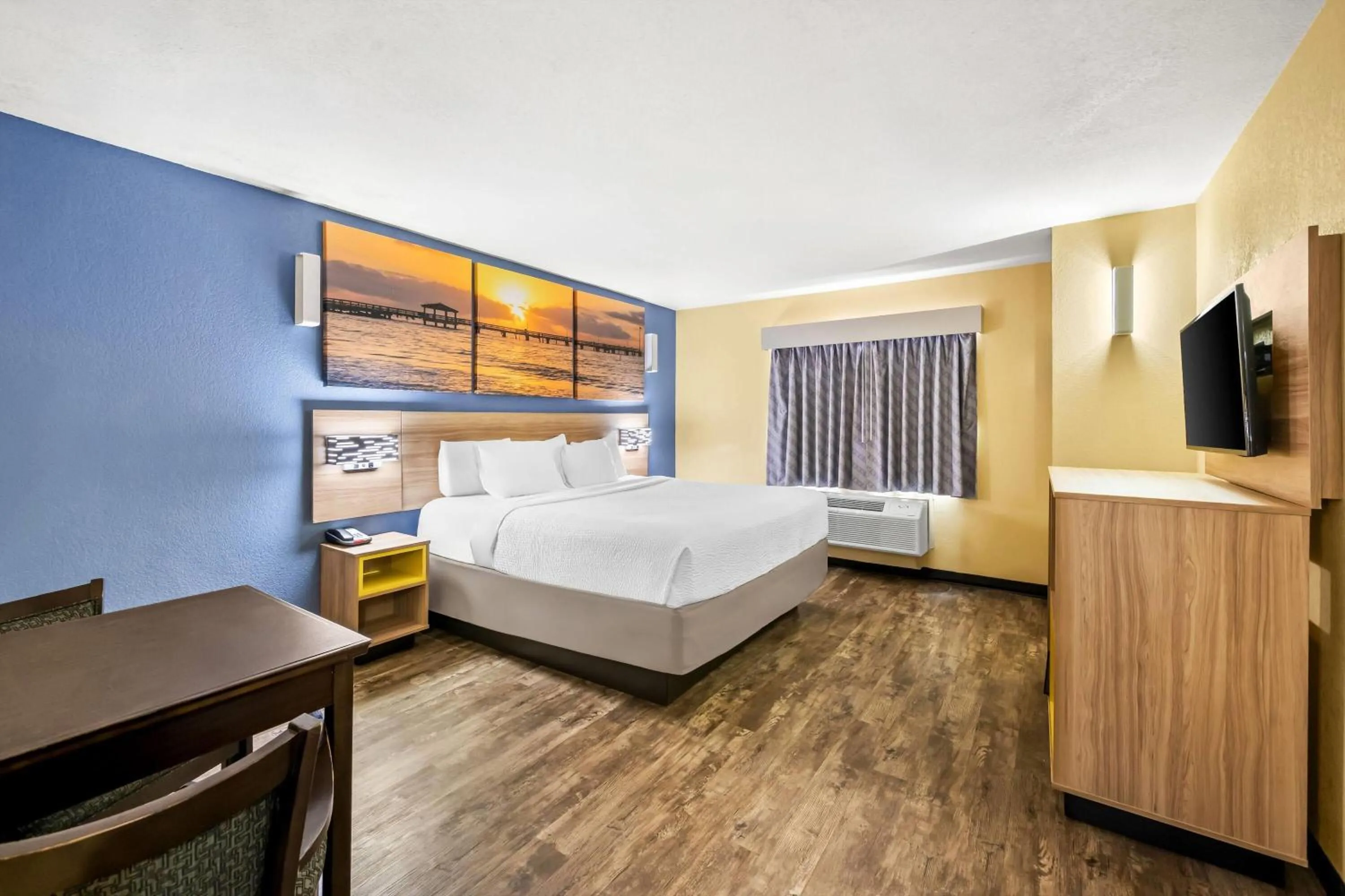 Bed in Days Inn by Wyndham New Orleans Pontchartrain