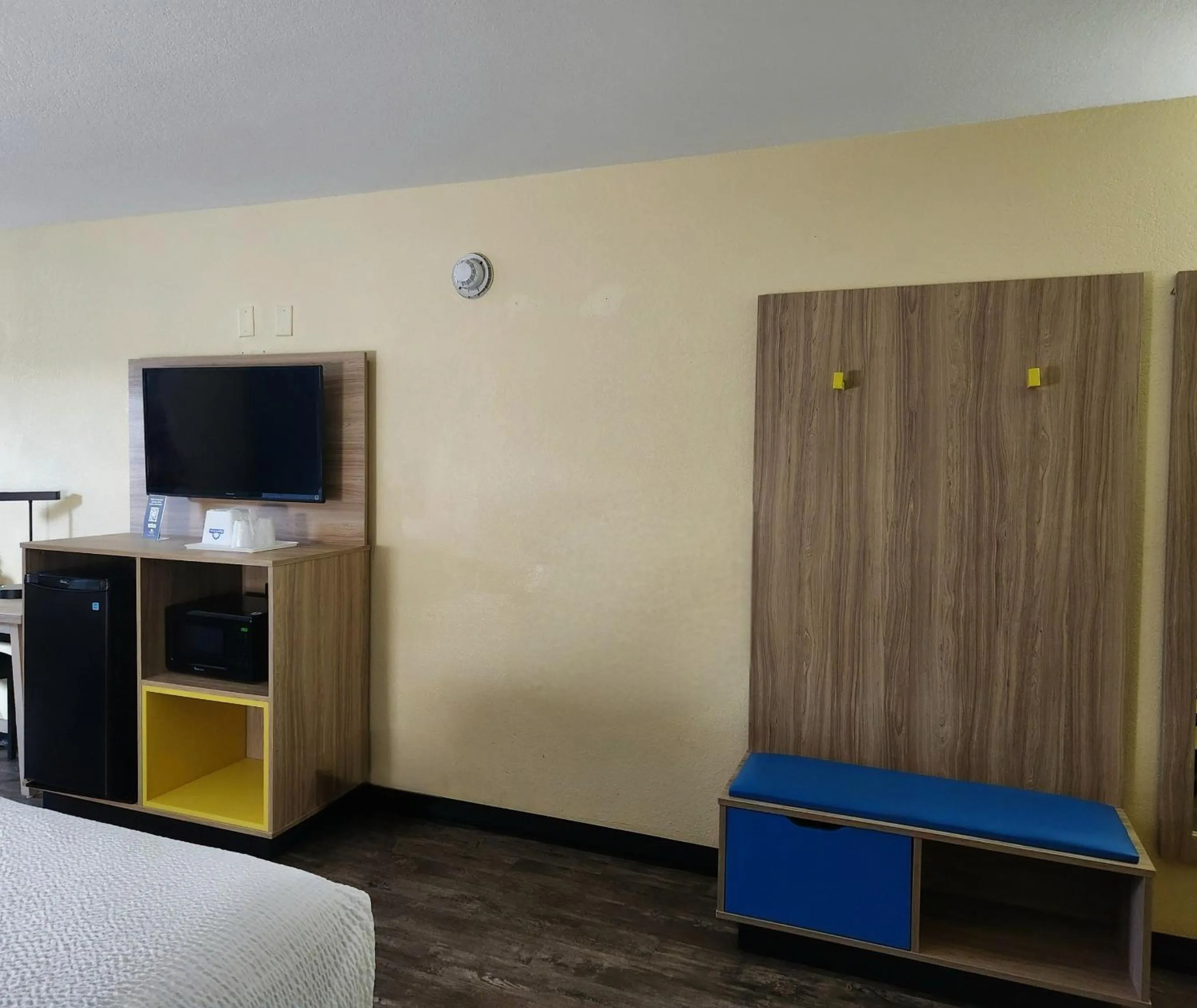 Bedroom, Bed in Days Inn by Wyndham New Orleans Pontchartrain