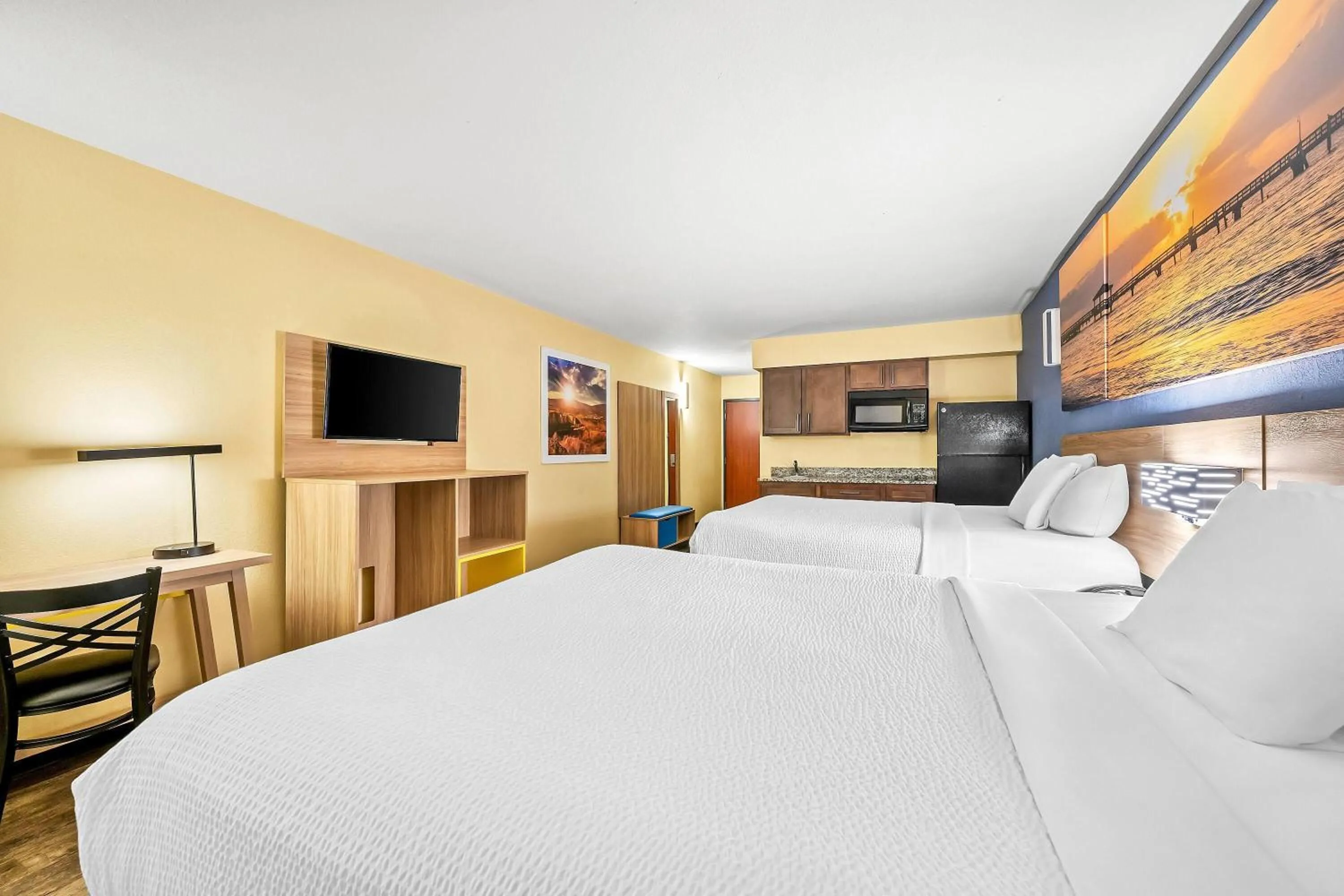 Bed in Days Inn by Wyndham New Orleans Pontchartrain