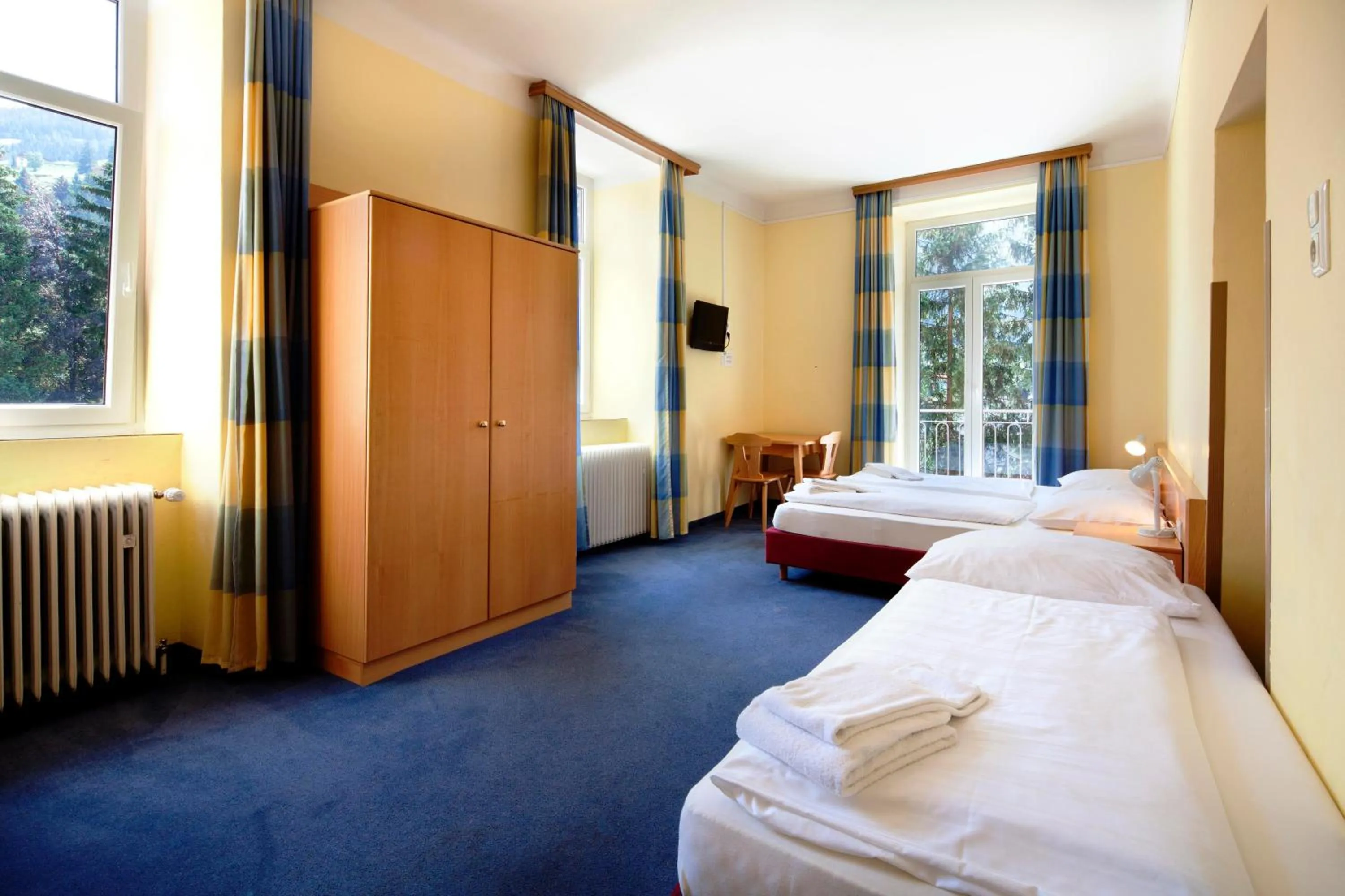 Bed in Euro Youth Hotel & Krone