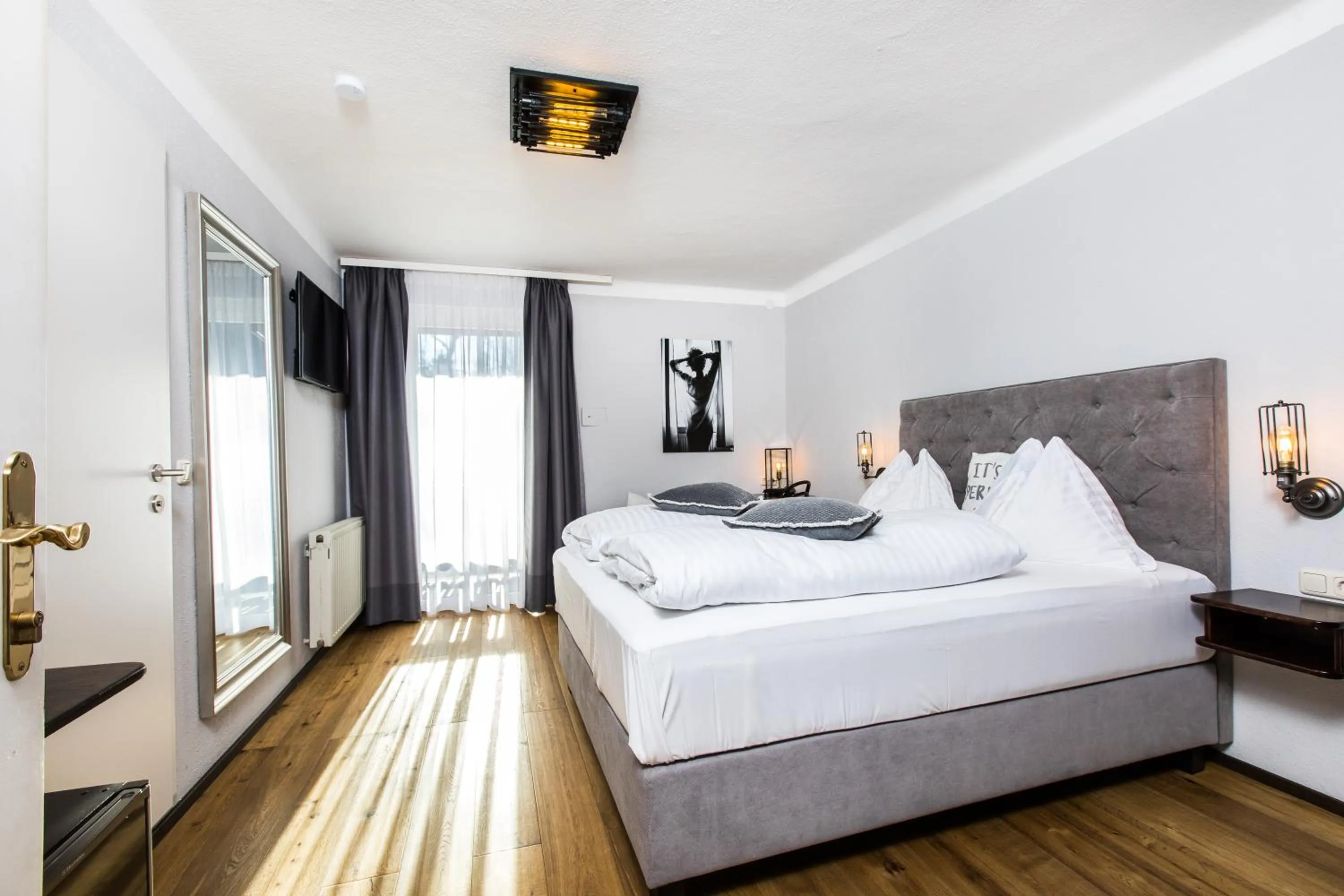 Photo of the whole room, Bed in Landidyll-Hotel Nudelbacher