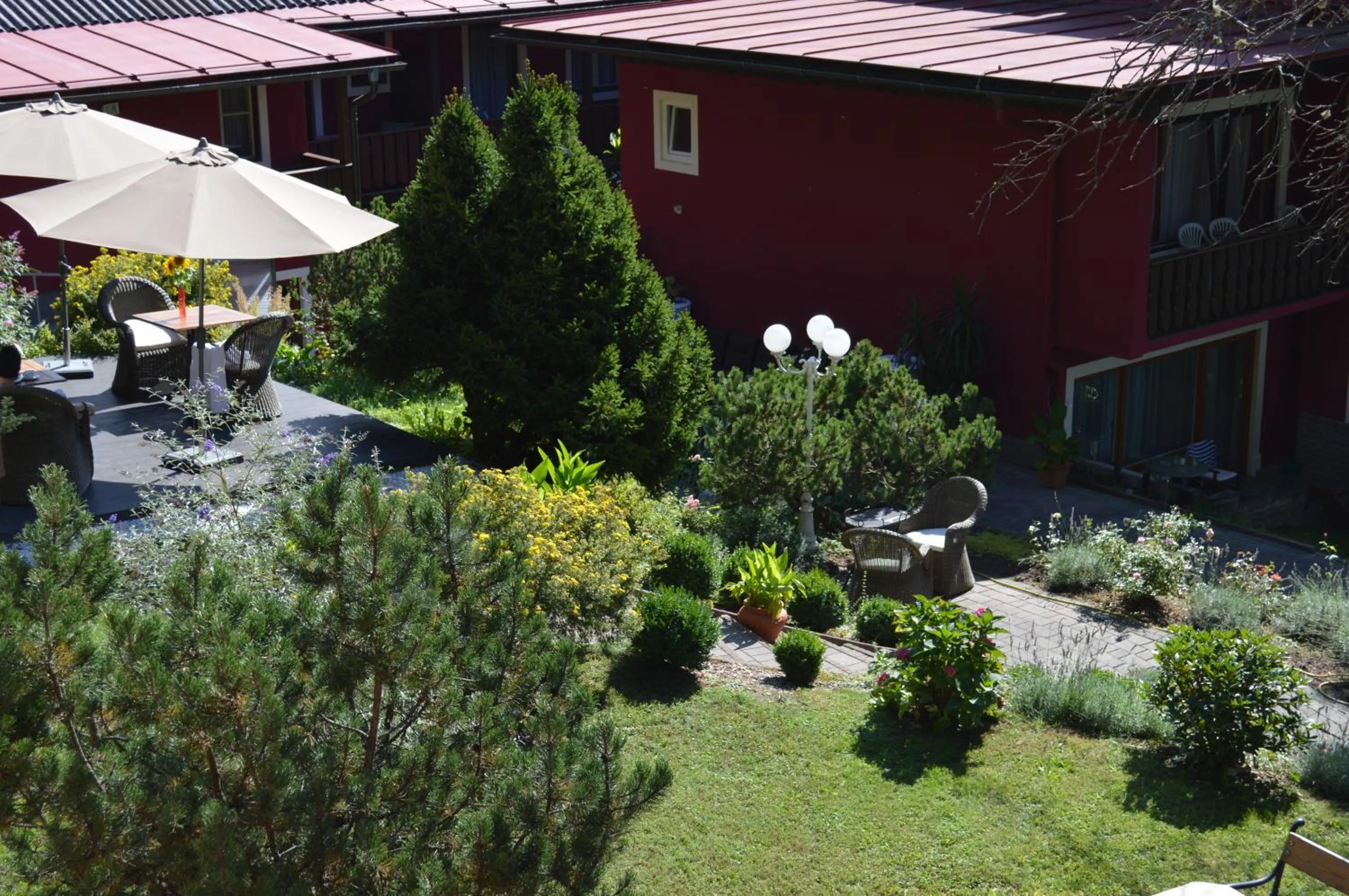 Garden view in Landidyll-Hotel Nudelbacher