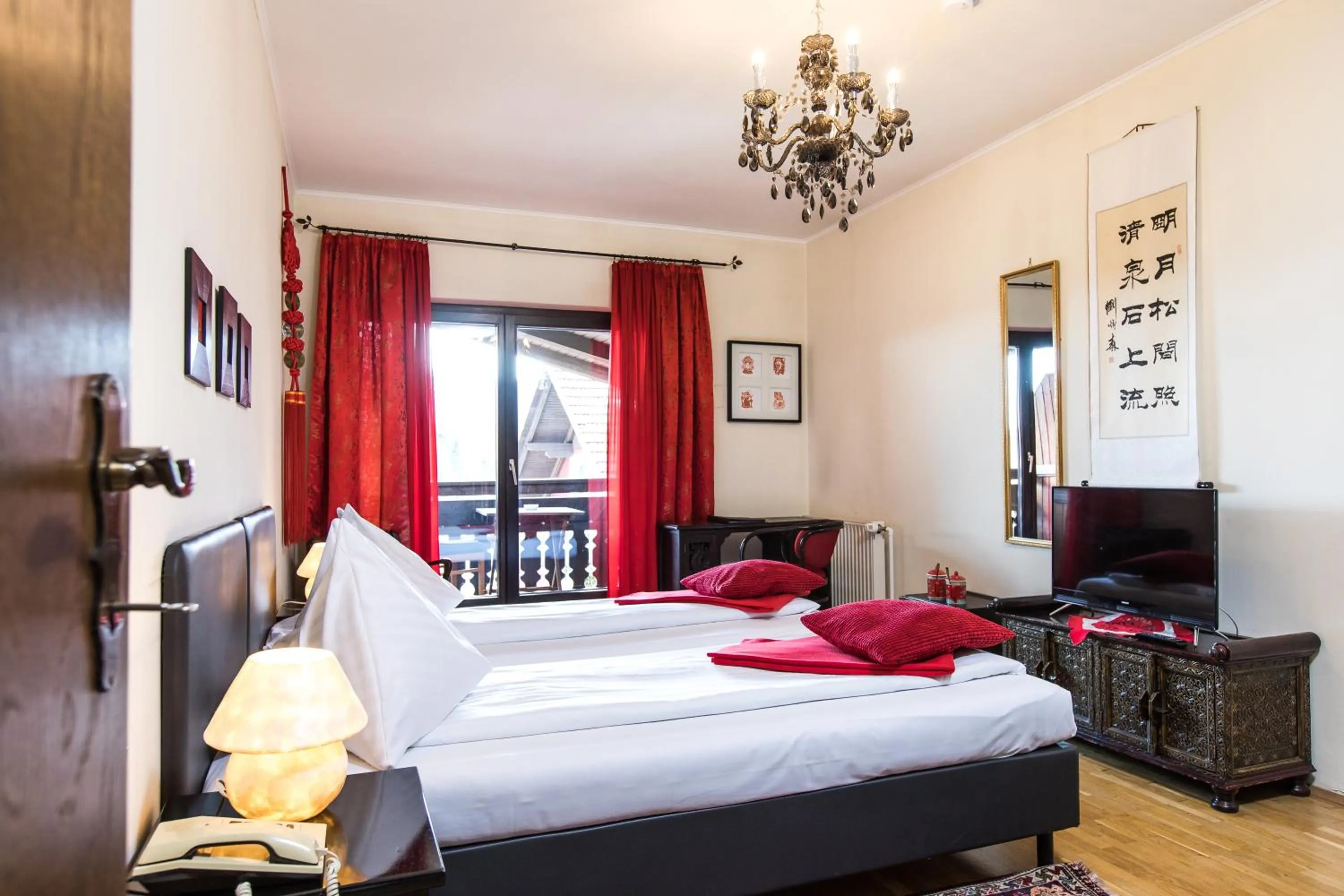 Photo of the whole room, Bed in Landidyll-Hotel Nudelbacher