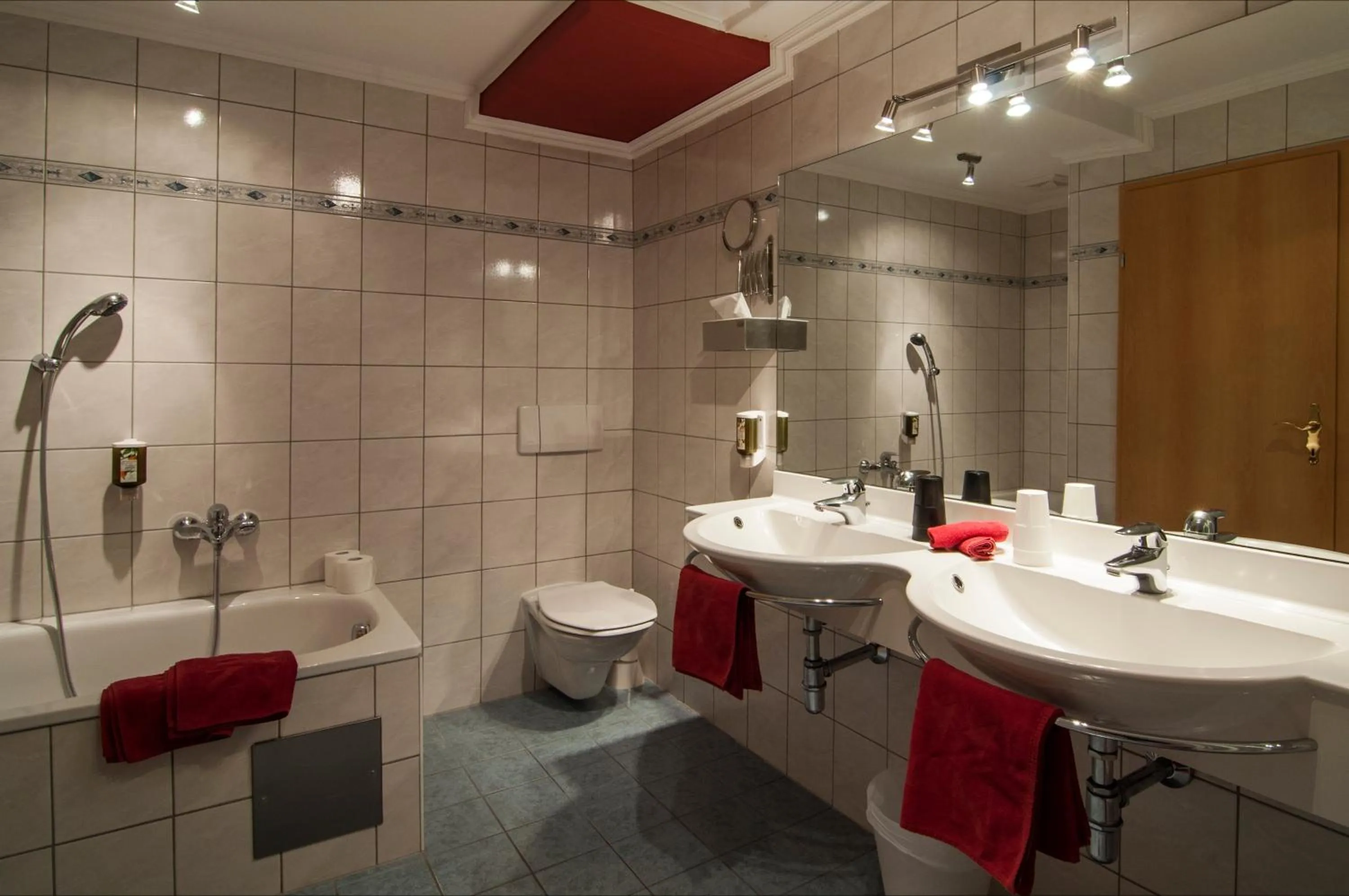 Bathroom in Landidyll-Hotel Nudelbacher