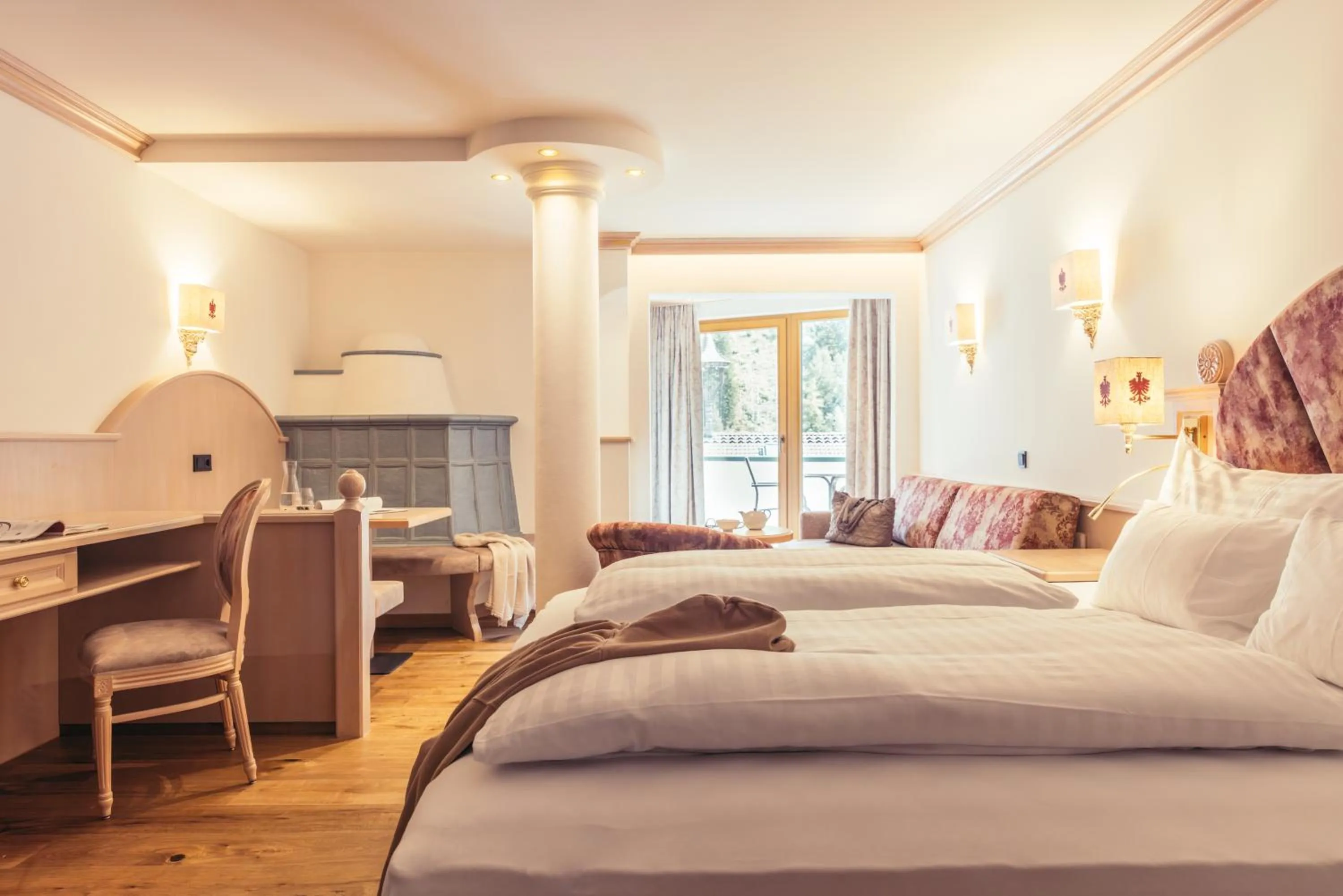 Photo of the whole room, Bed in Hotel Neuhintertux 4 Sterne superior