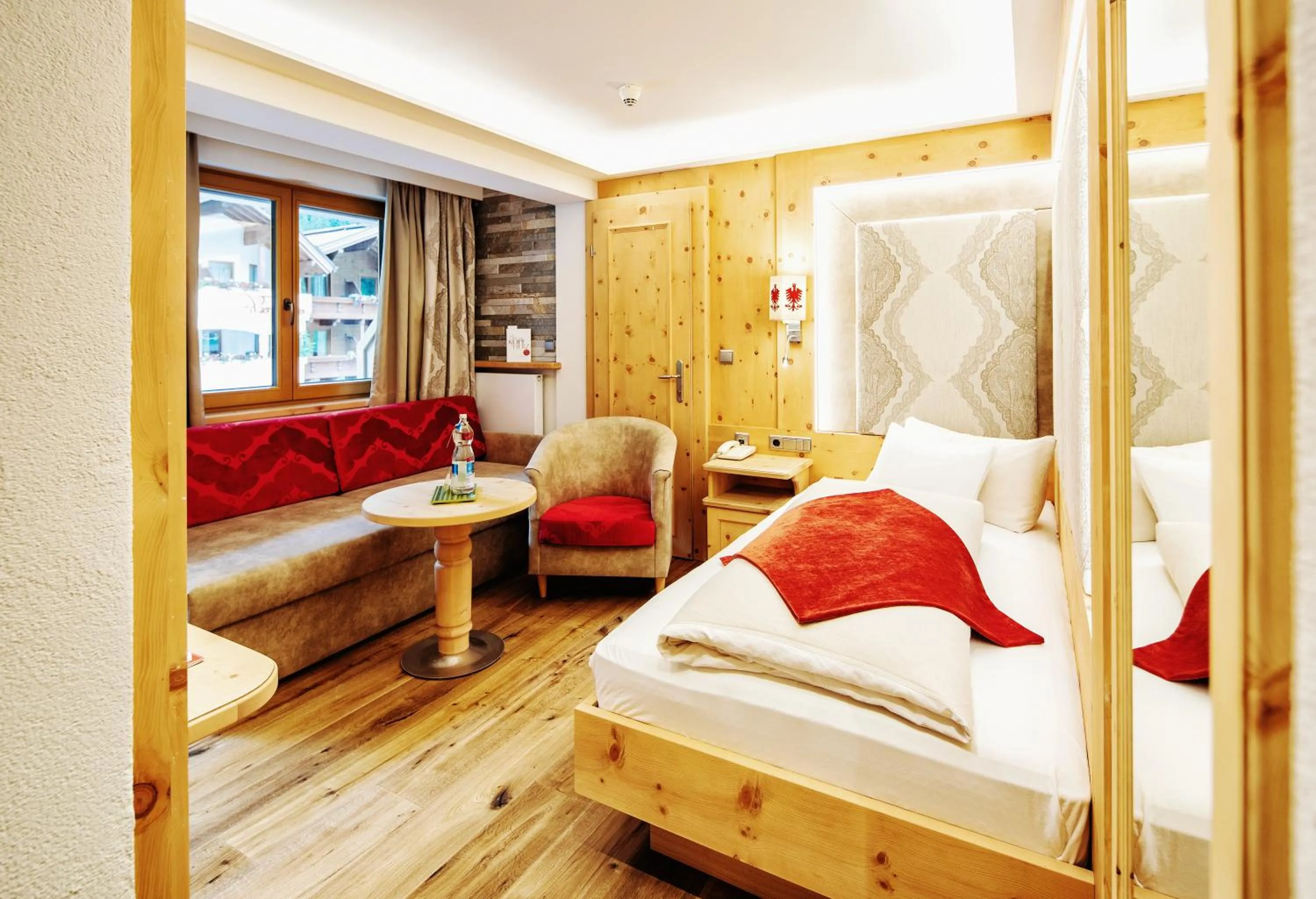 Photo of the whole room, Bed in Hotel Neuhintertux 4 Sterne superior