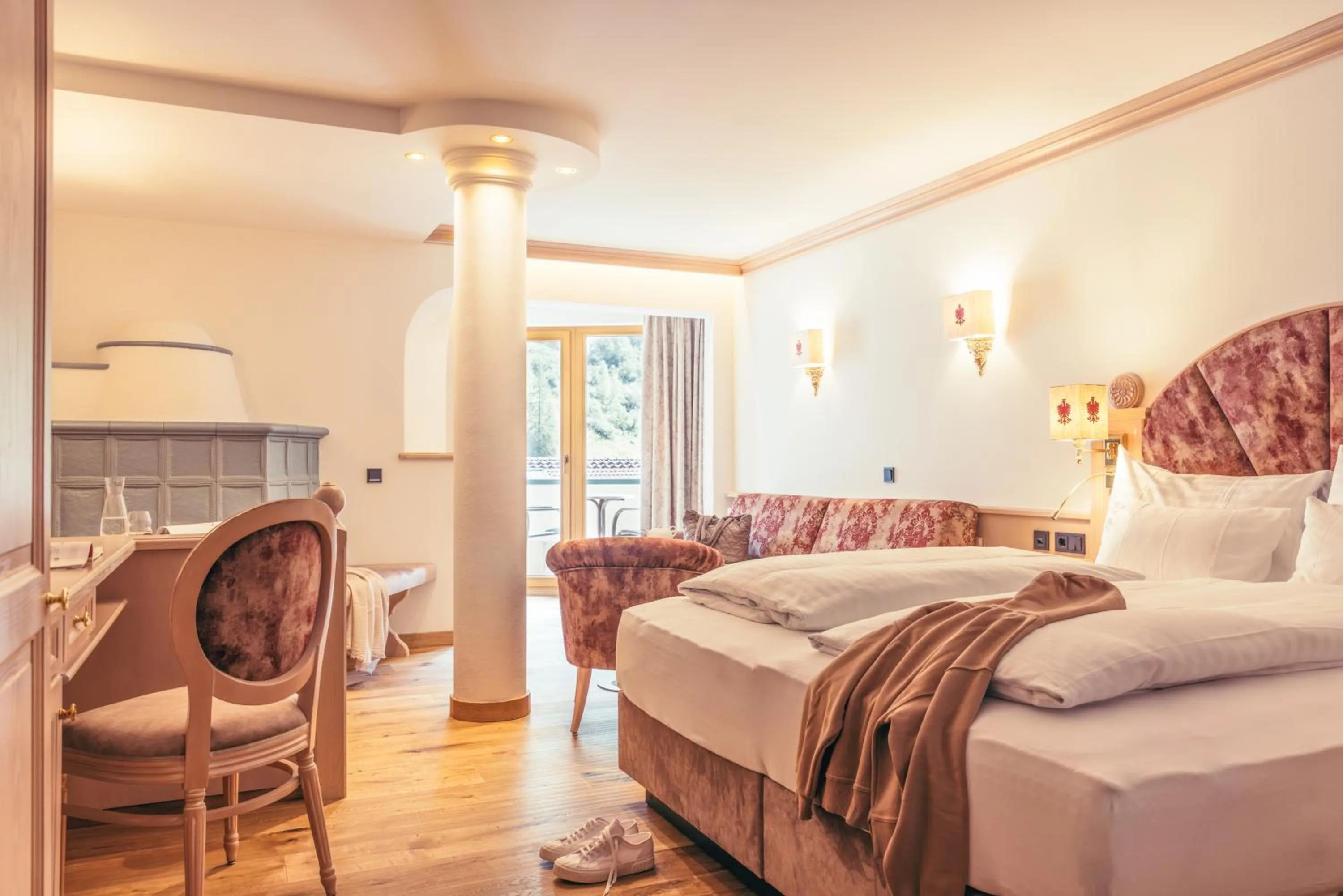 Photo of the whole room, Bed in Hotel Neuhintertux 4 Sterne superior