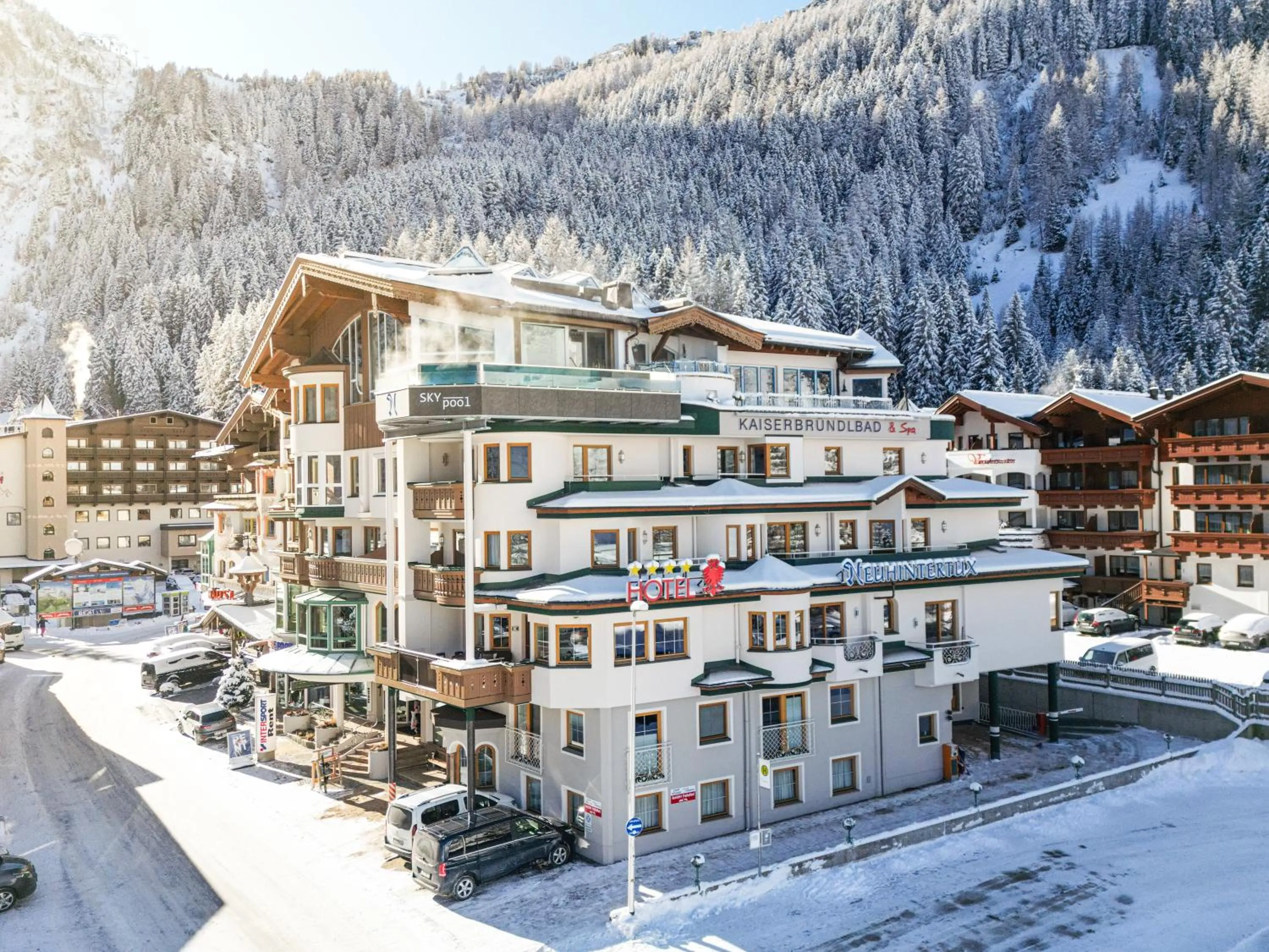 Property building in Hotel Neuhintertux 4 Sterne superior