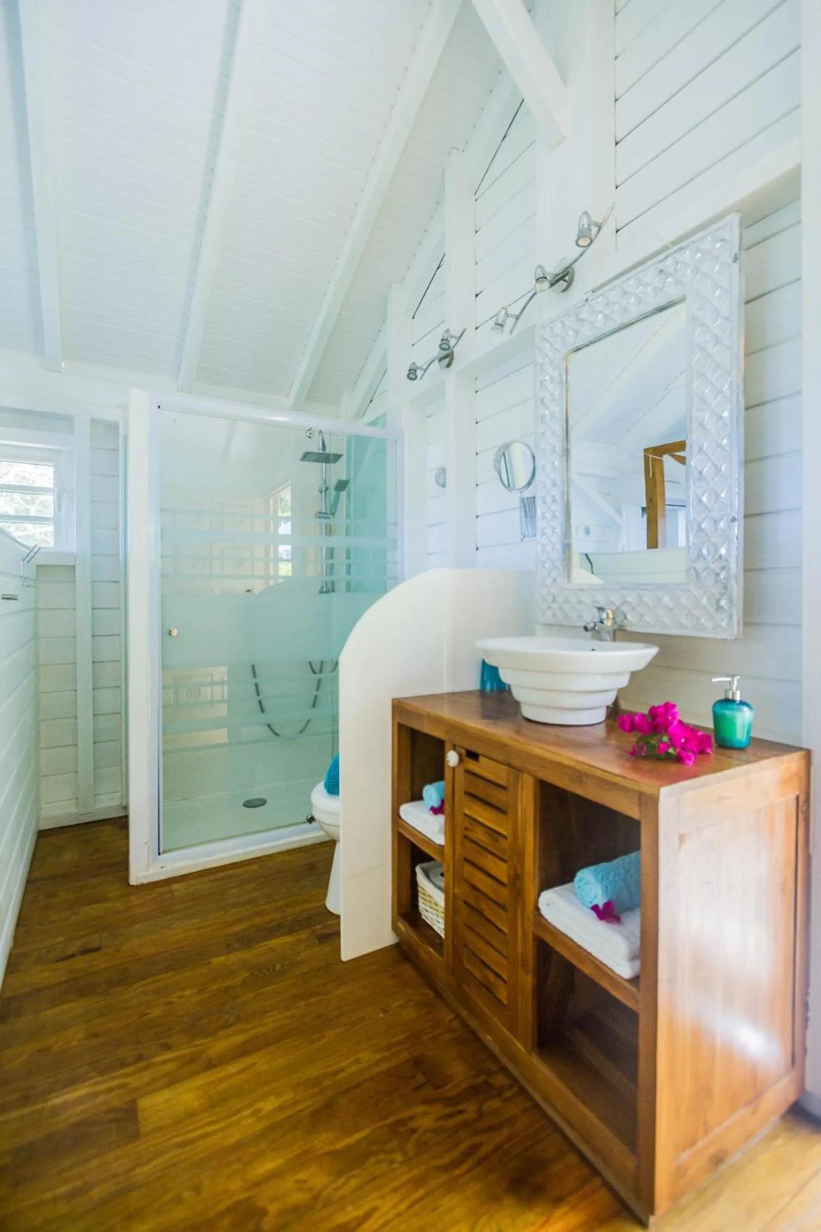 Shower in Carre Royal