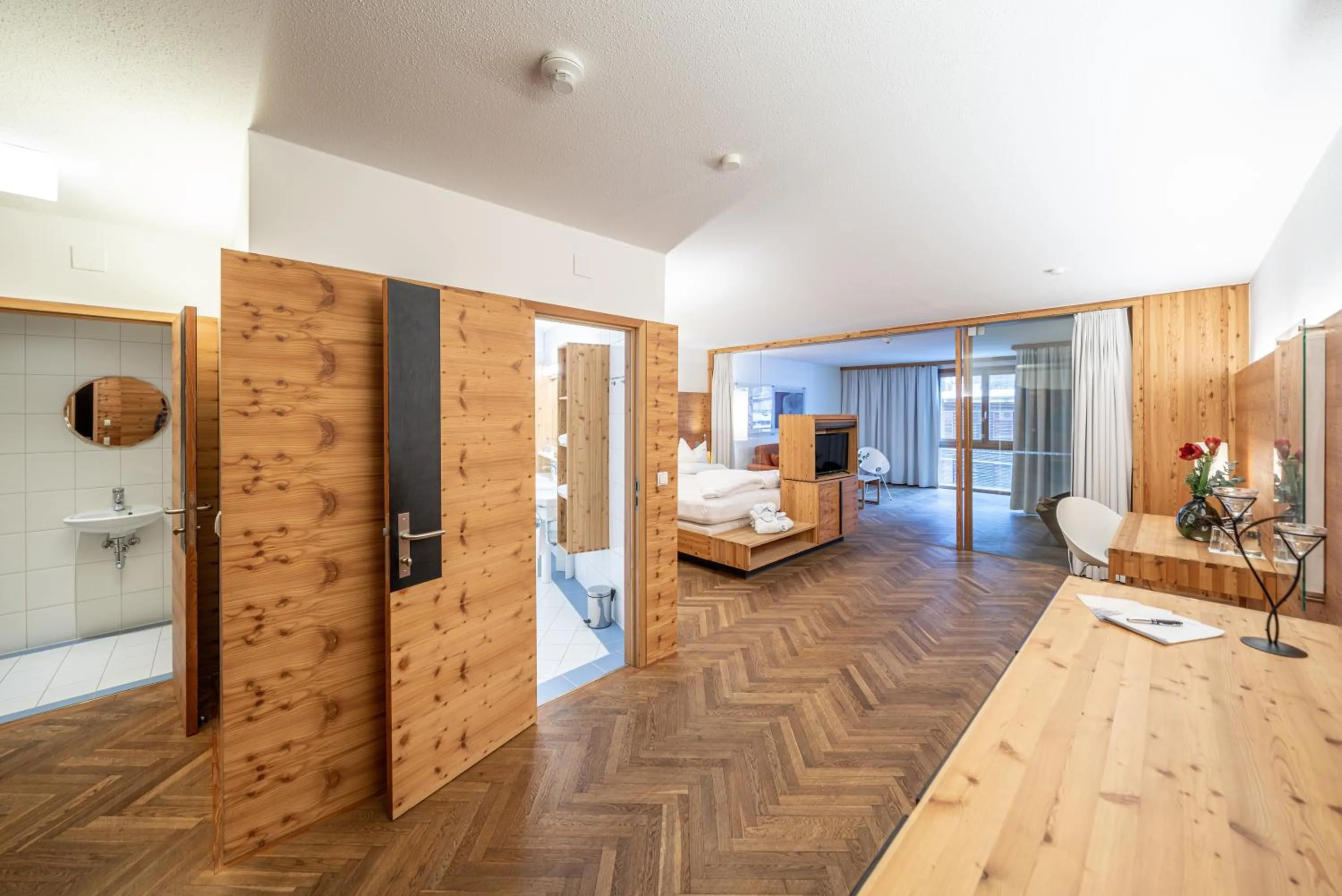 Photo of the whole room, Bed in Hotel Liebe Sonne 4S