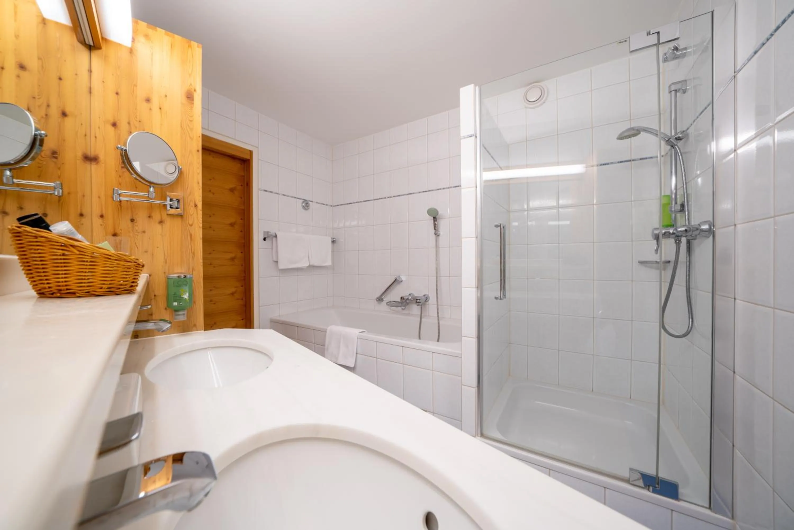 Shower in Hotel Liebe Sonne 4S