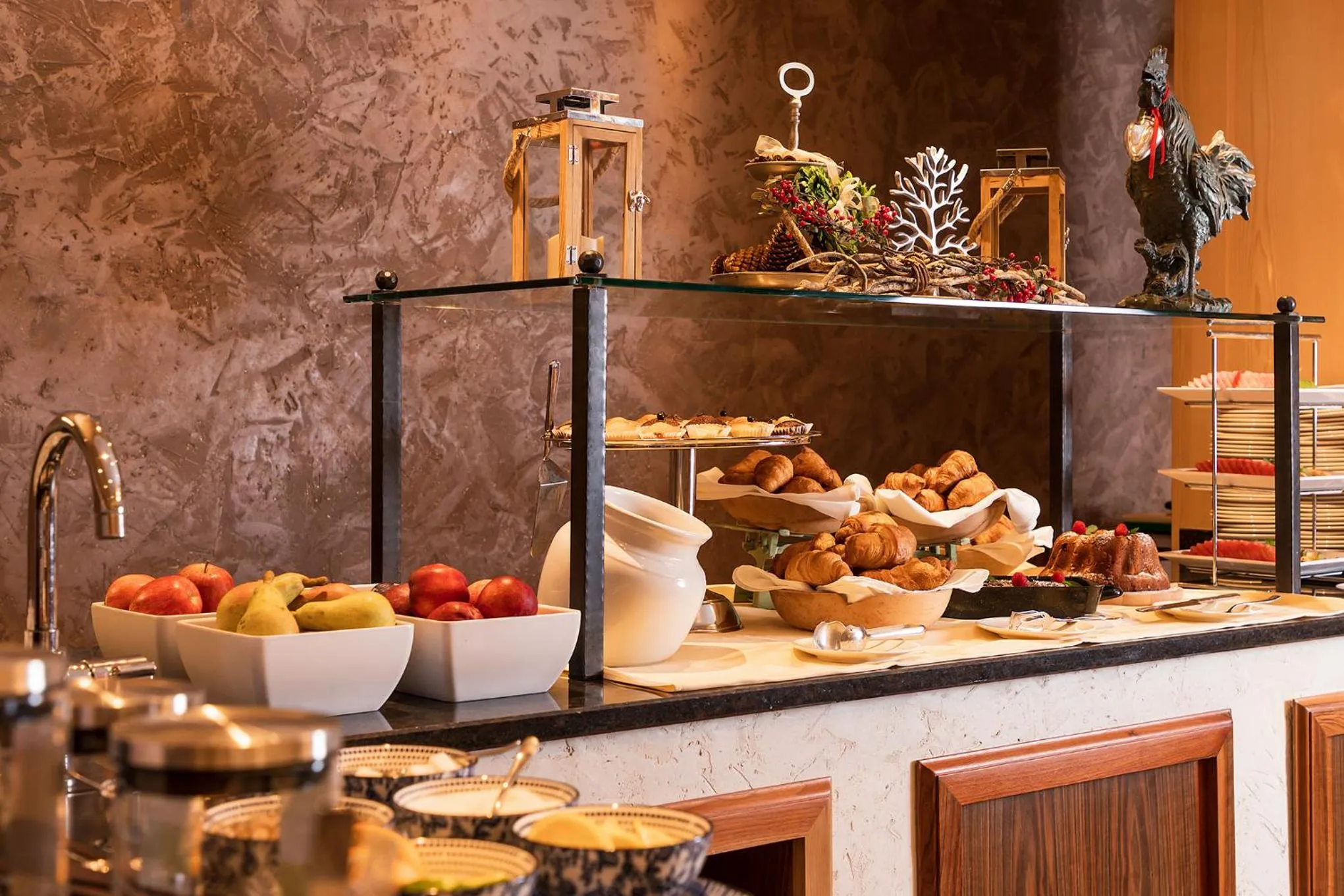 Buffet breakfast in Superior Hotel Tirolerhof - Zell am See