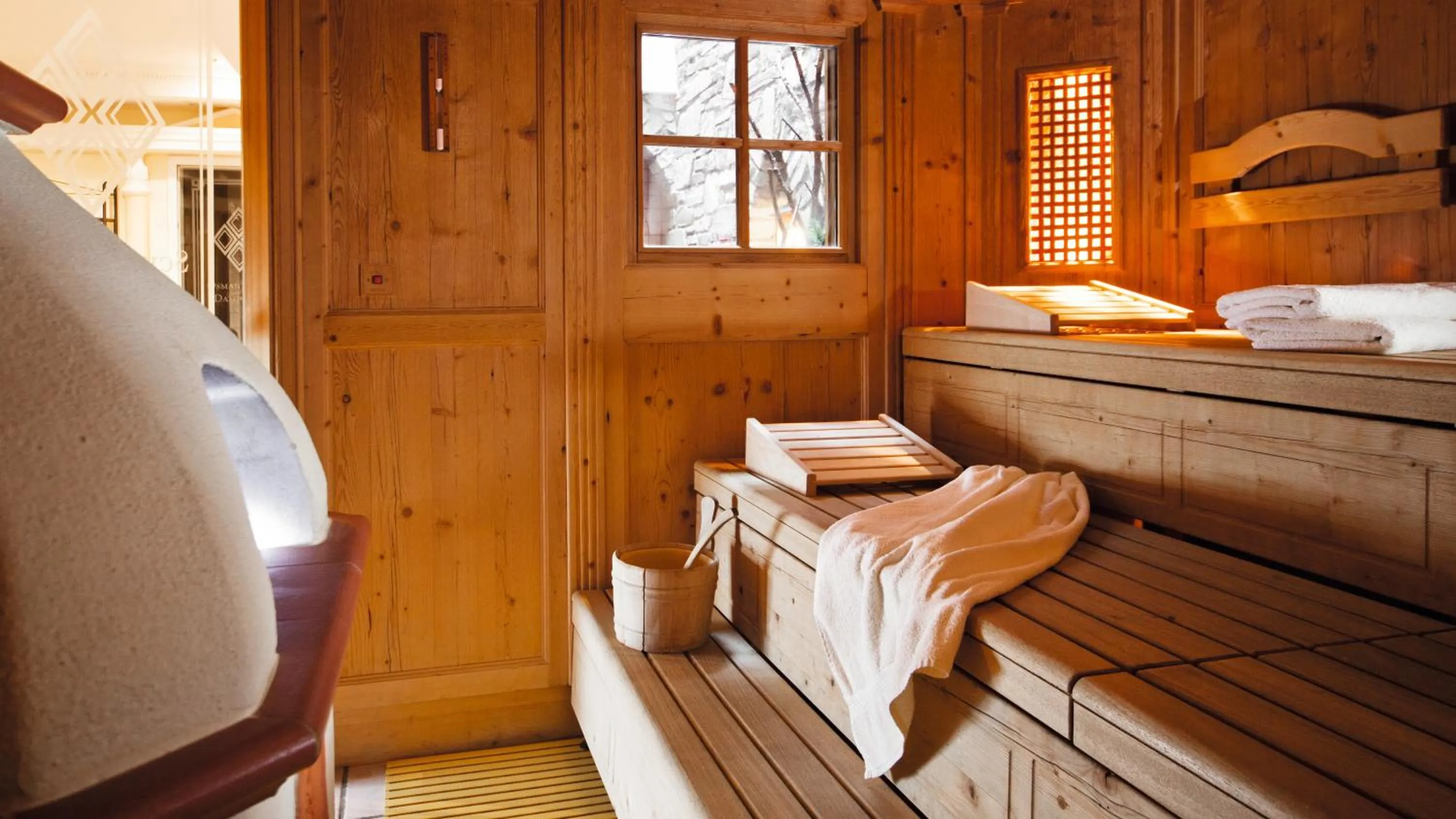 Sauna, Bed in Superior Hotel Tirolerhof - Zell am See