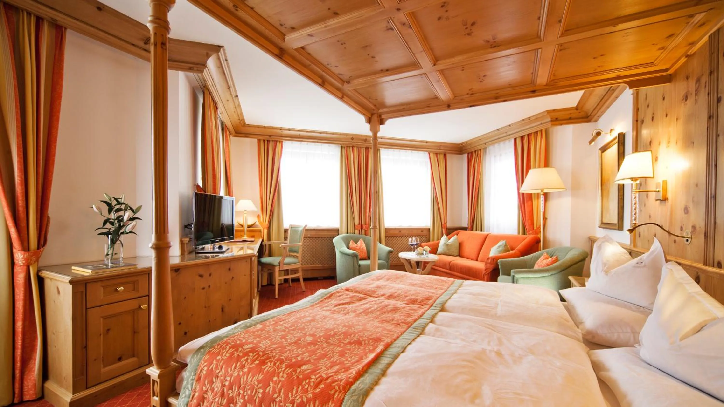Bed in Superior Hotel Tirolerhof - Zell am See