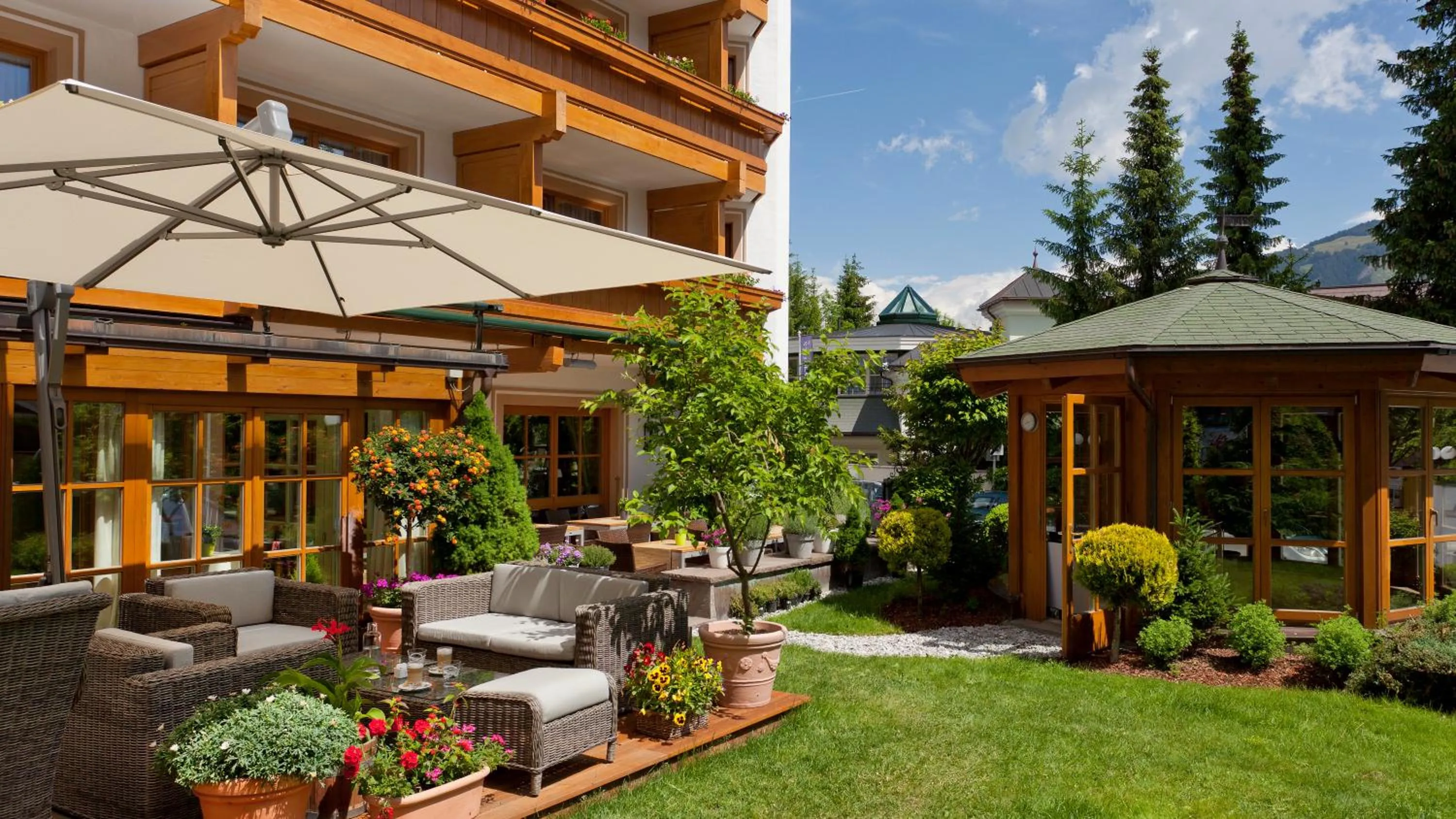 Garden in Superior Hotel Tirolerhof - Zell am See