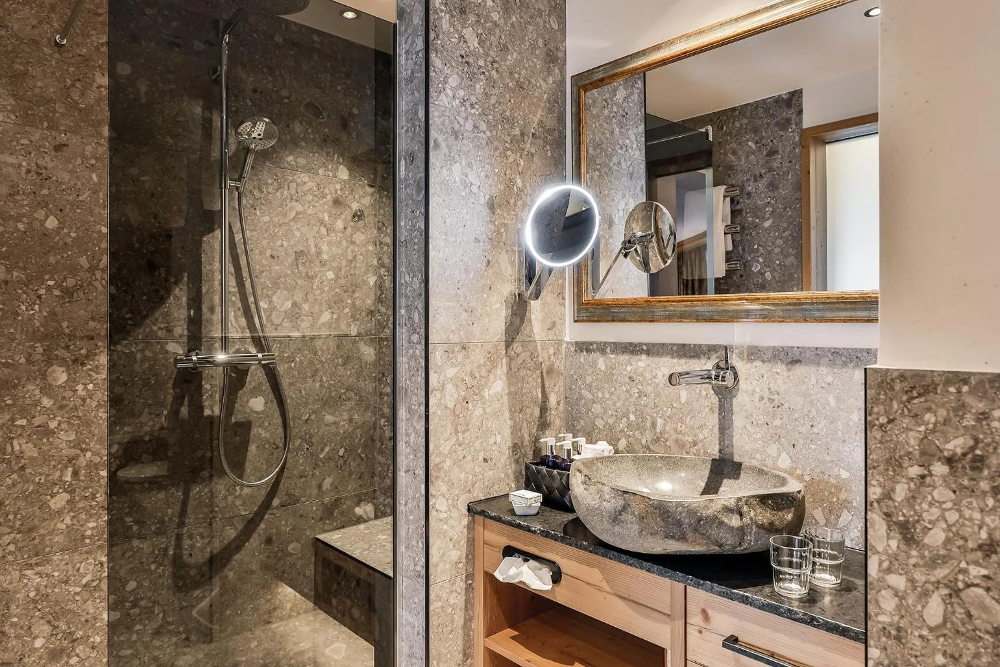 Shower in Superior Hotel Tirolerhof - Zell am See