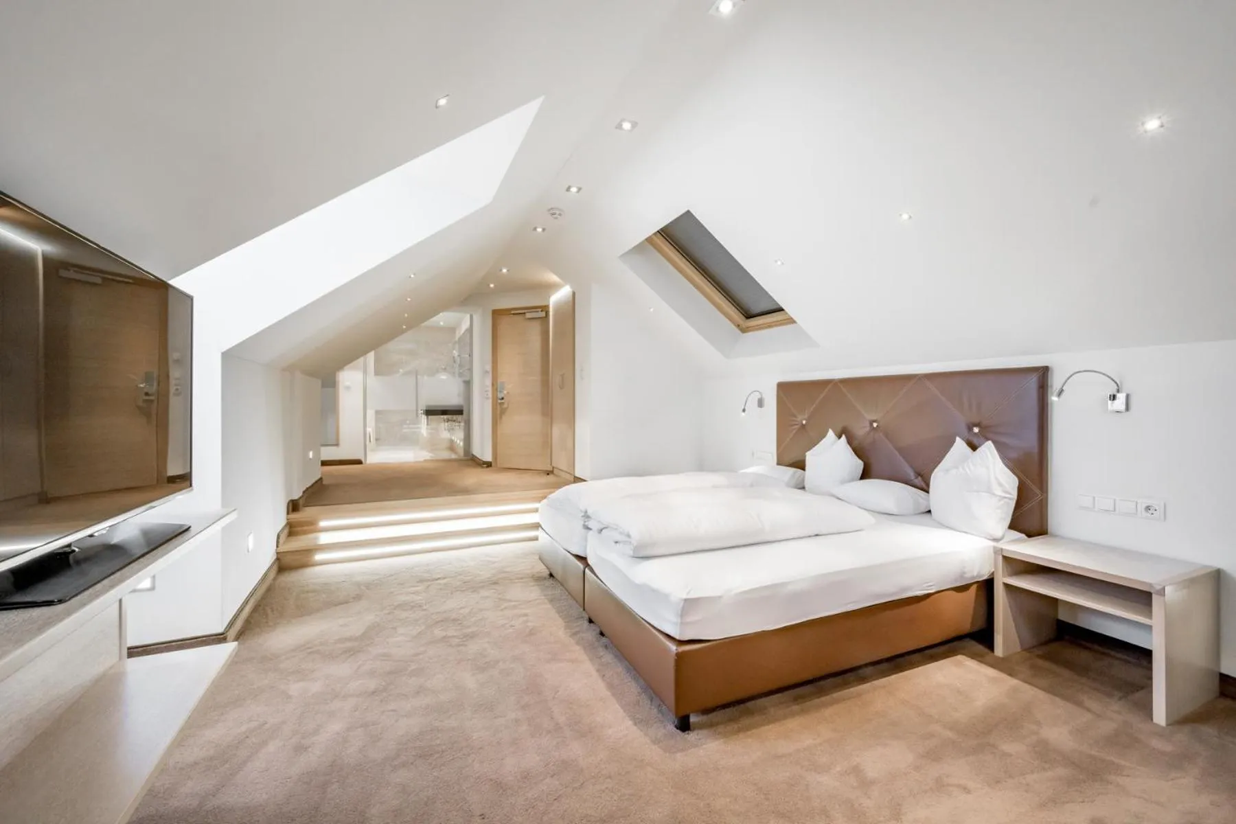 Living room, Bed in Hotel Garni Christine