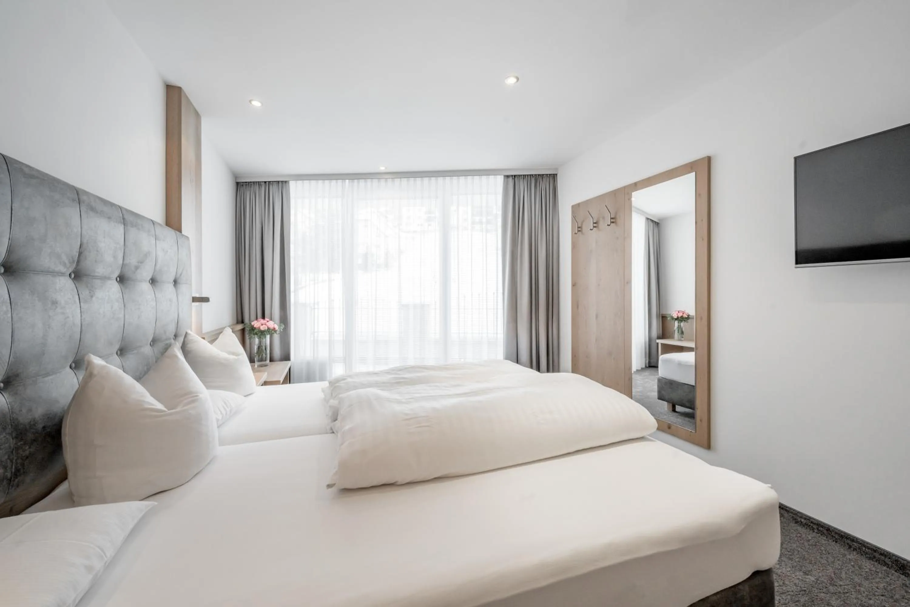 Photo of the whole room, Bed in Hotel Garni Christine