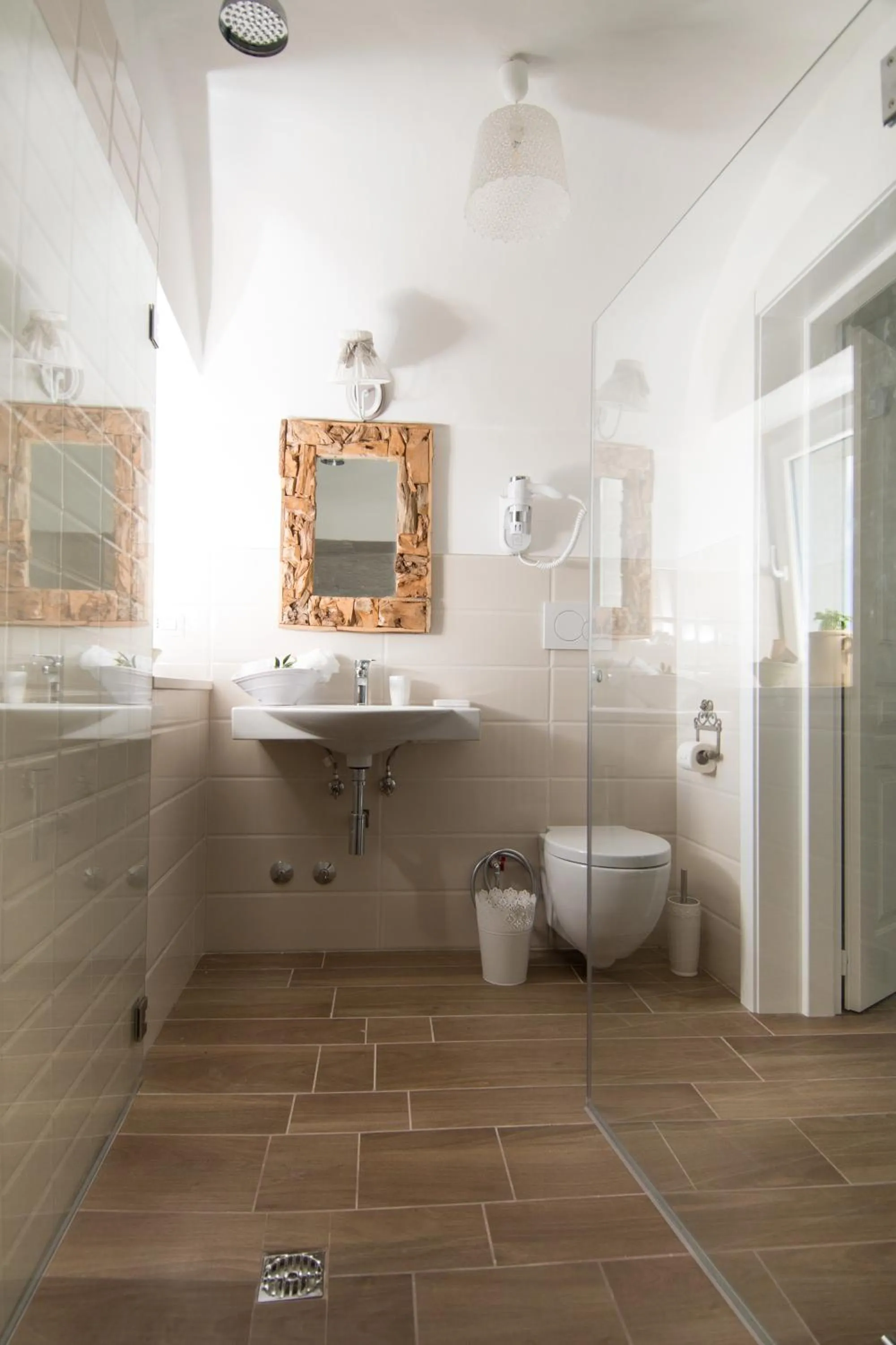 Shower in Biancadamare