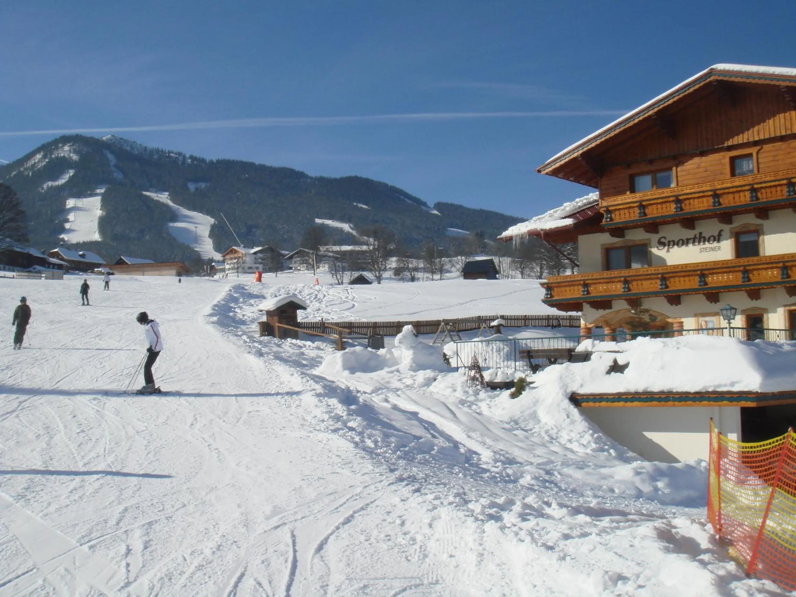 Skiing in Hotel Sporthof