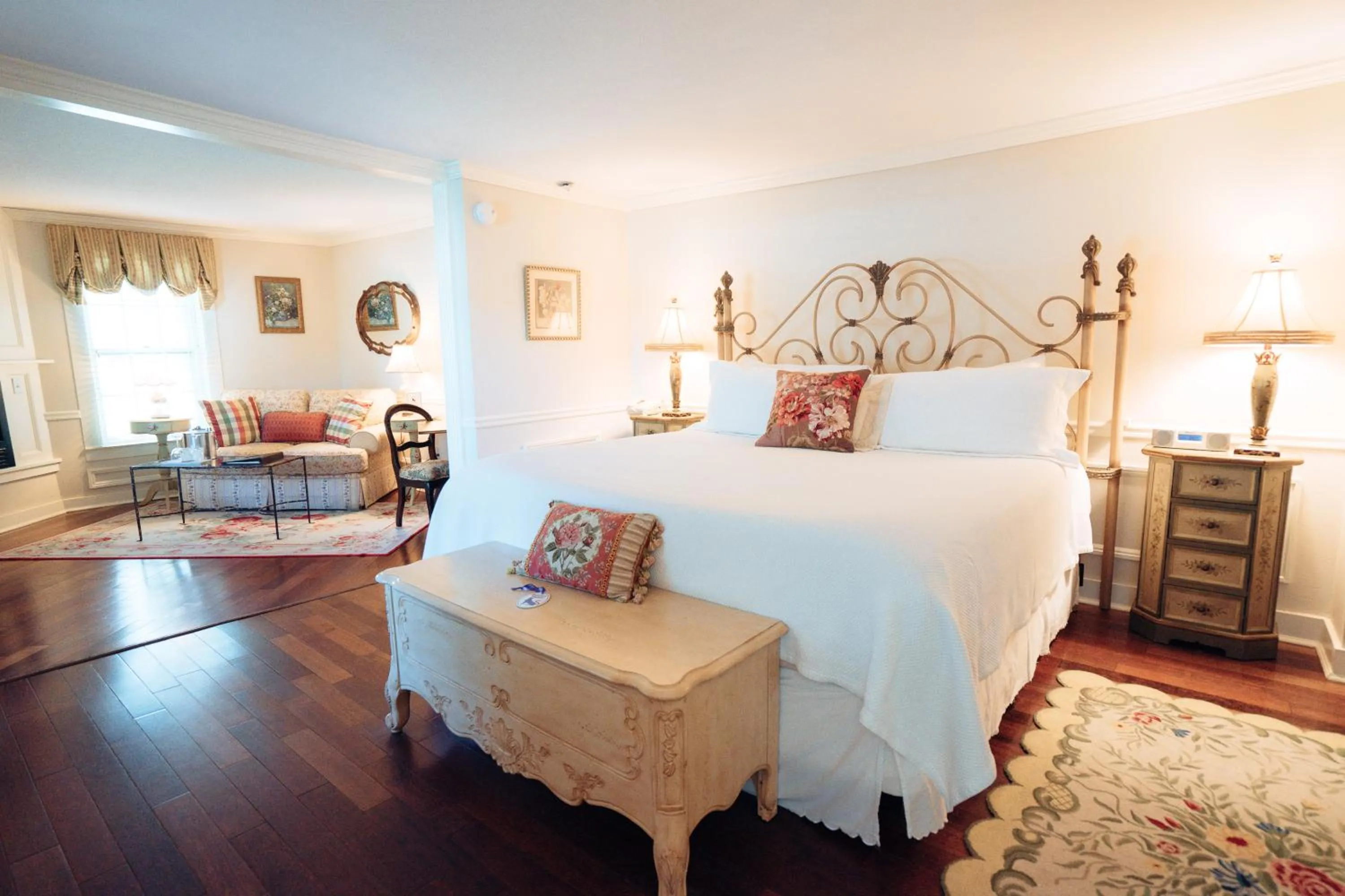 Bedroom, Bed in Reluctant Panther Inn & Restaurant