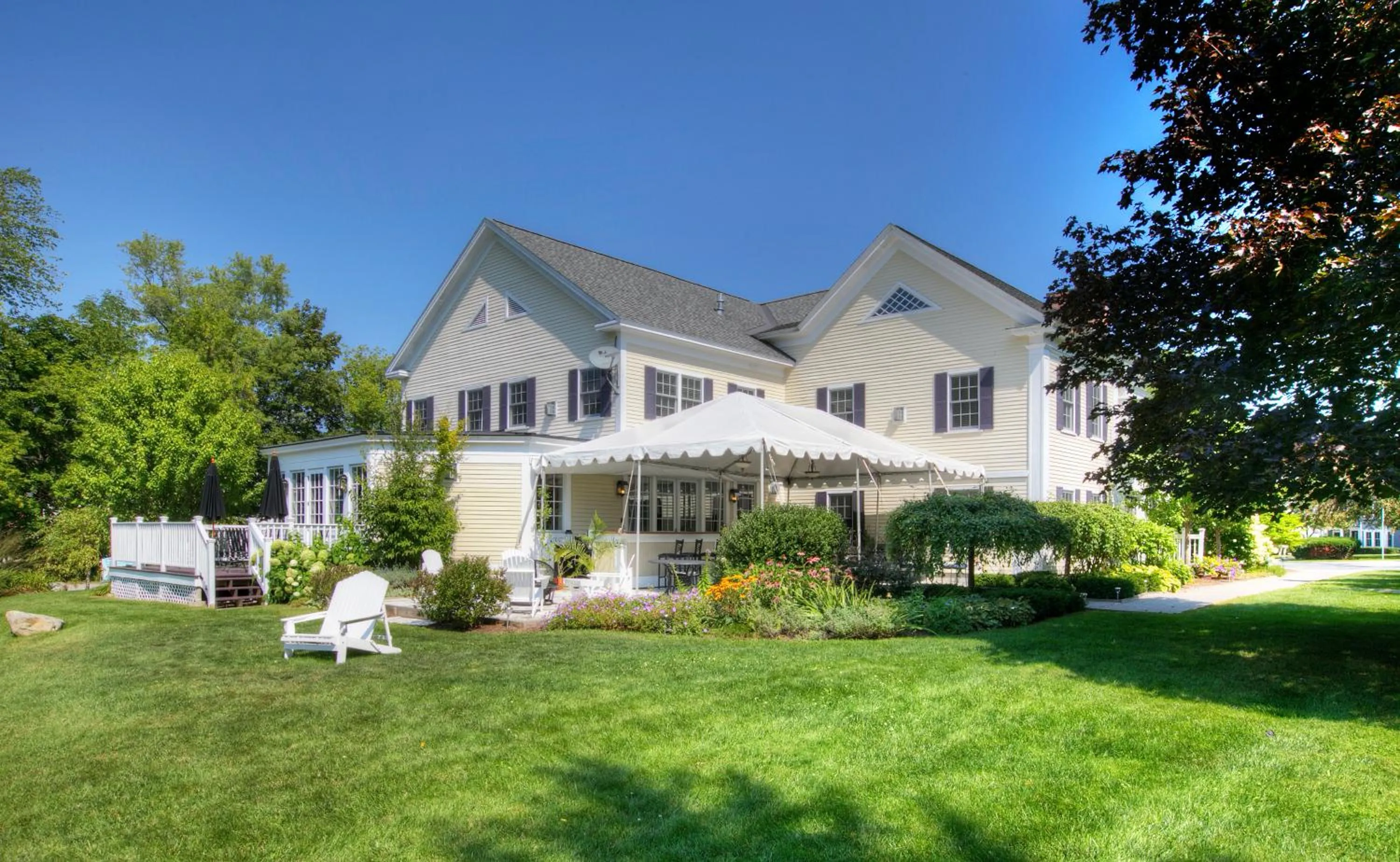 Property building in Reluctant Panther Inn & Restaurant