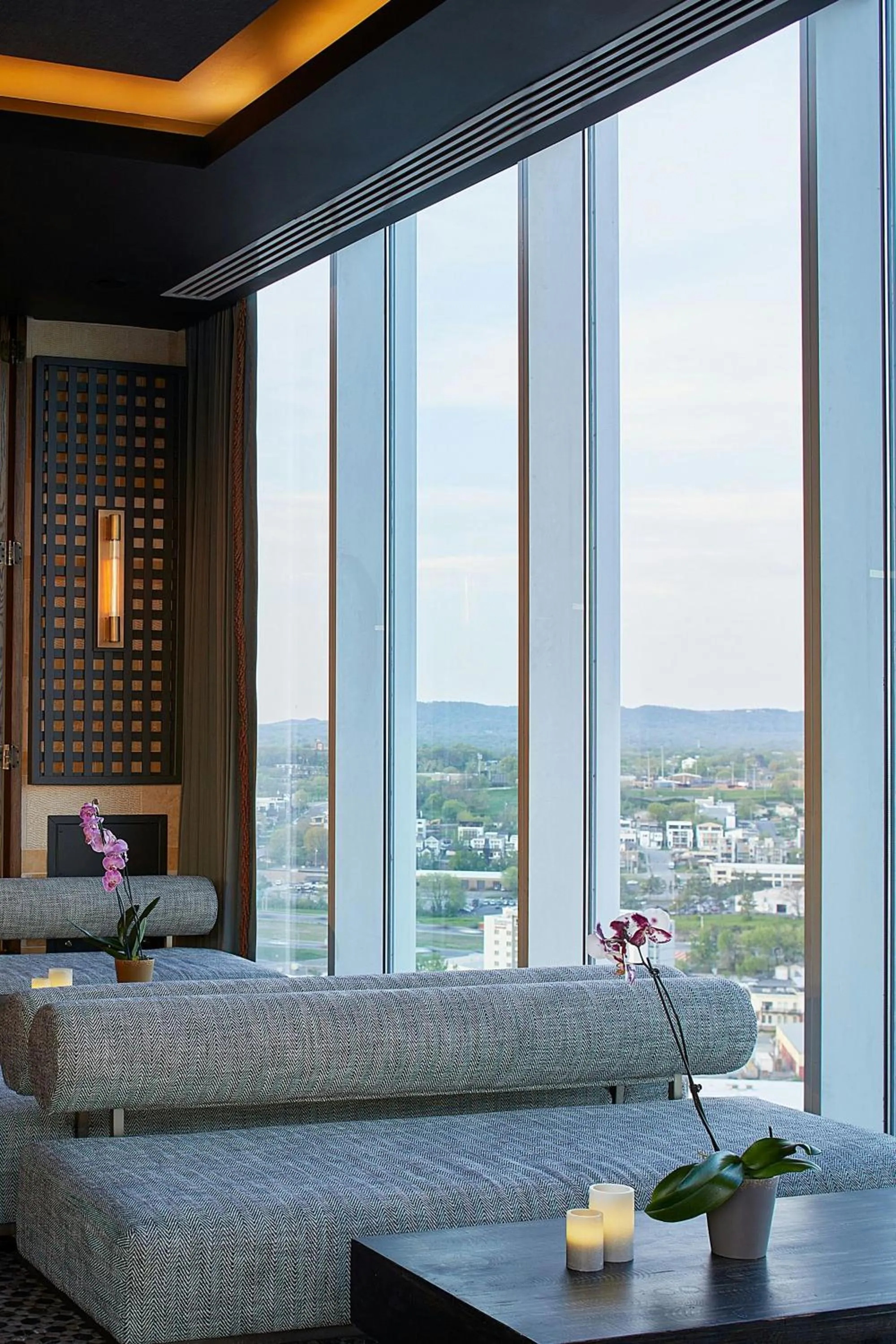 Lounge or bar in The Westin Nashville