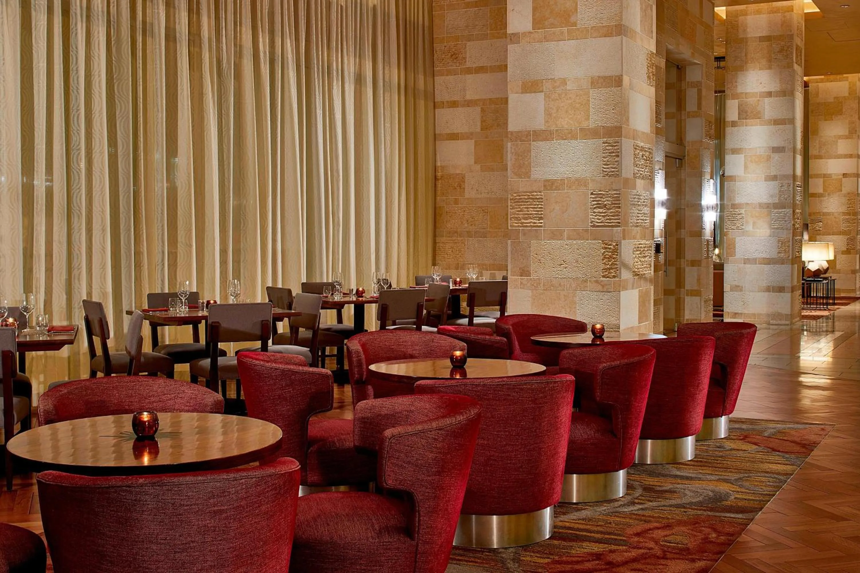 Lounge or bar in The Westin Nashville