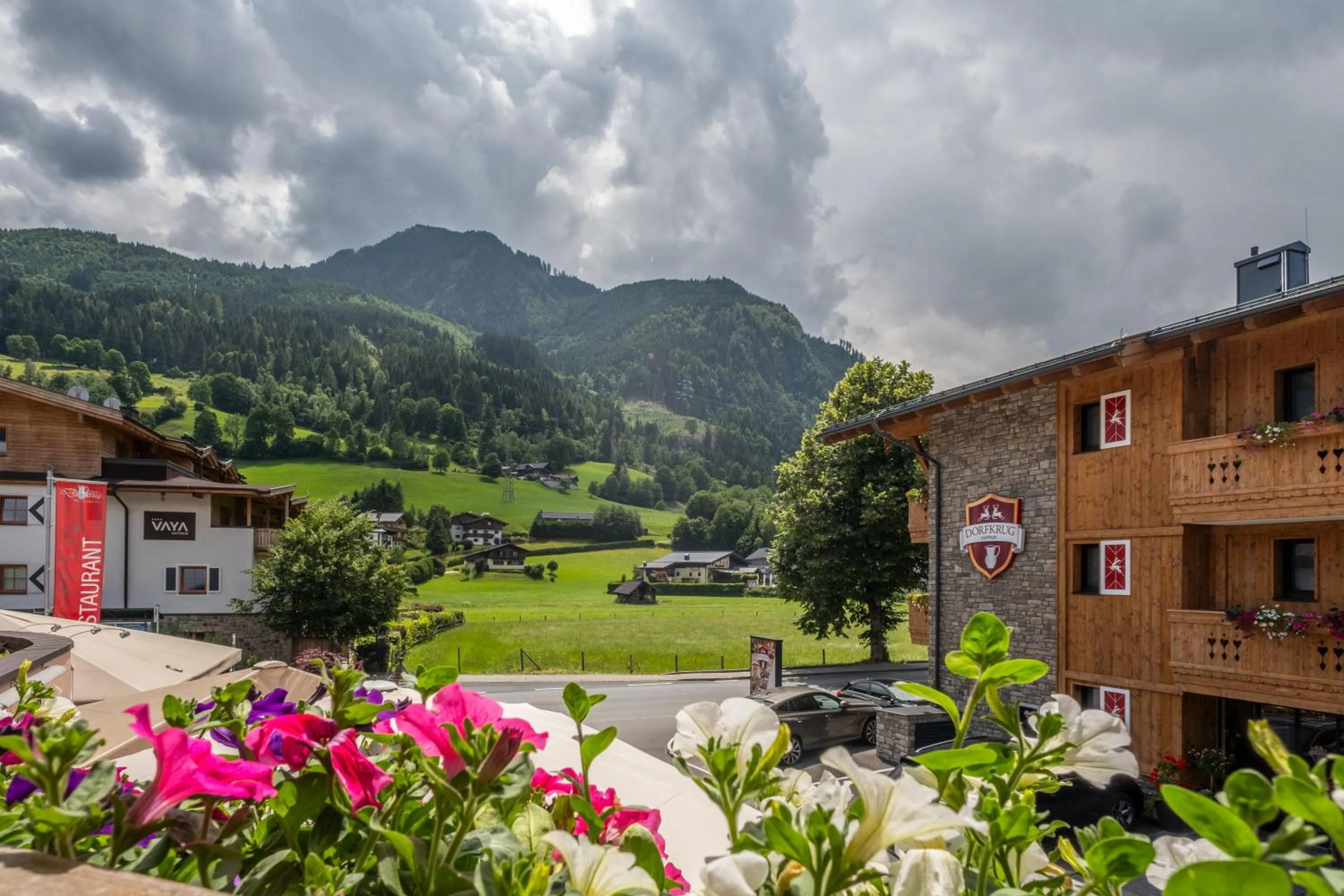 Spring in Dorfkrug Kaprun - Luxury Suites & Appartements