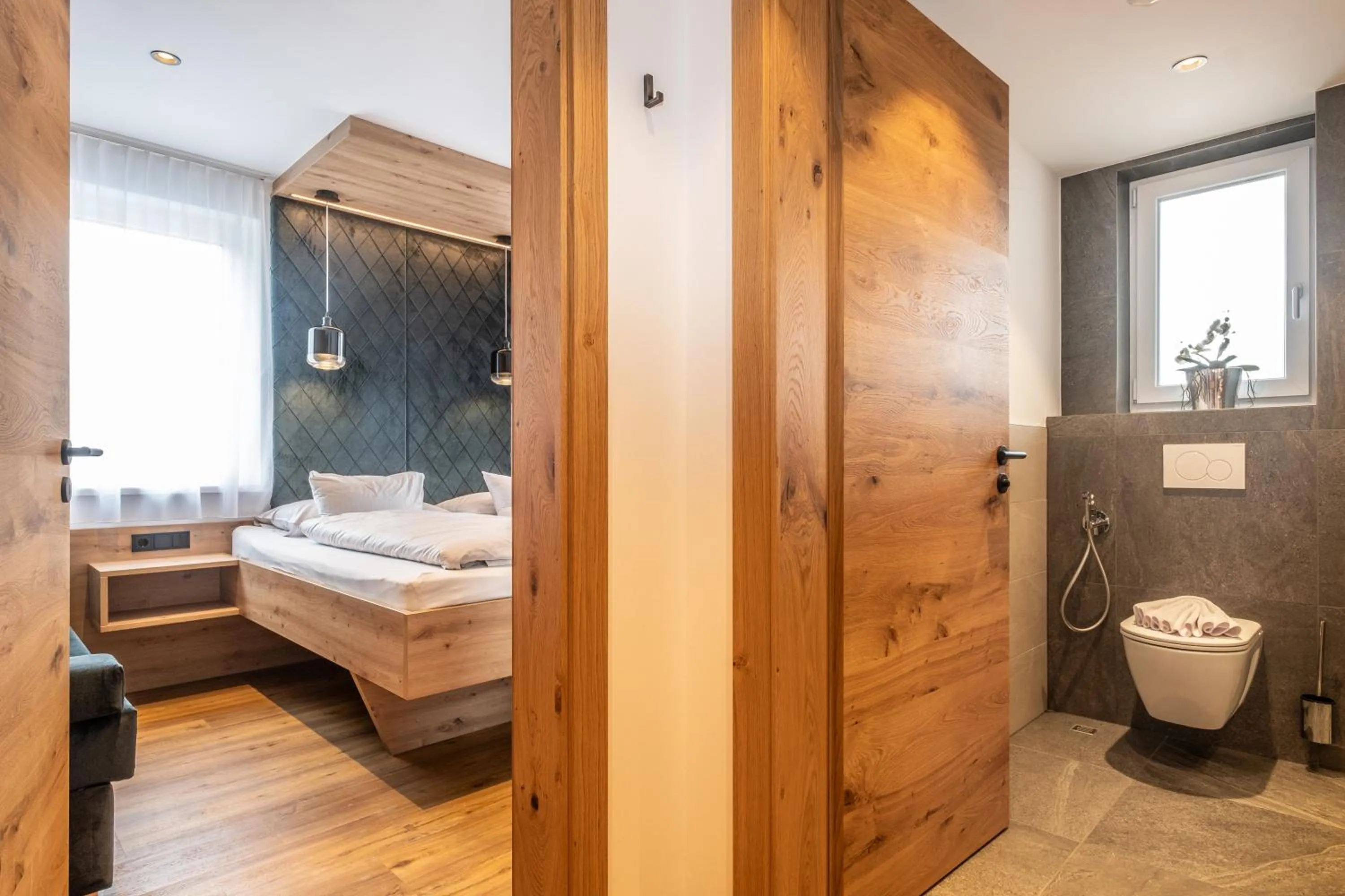 Toilet in Dorfkrug Kaprun - Luxury Suites & Appartements